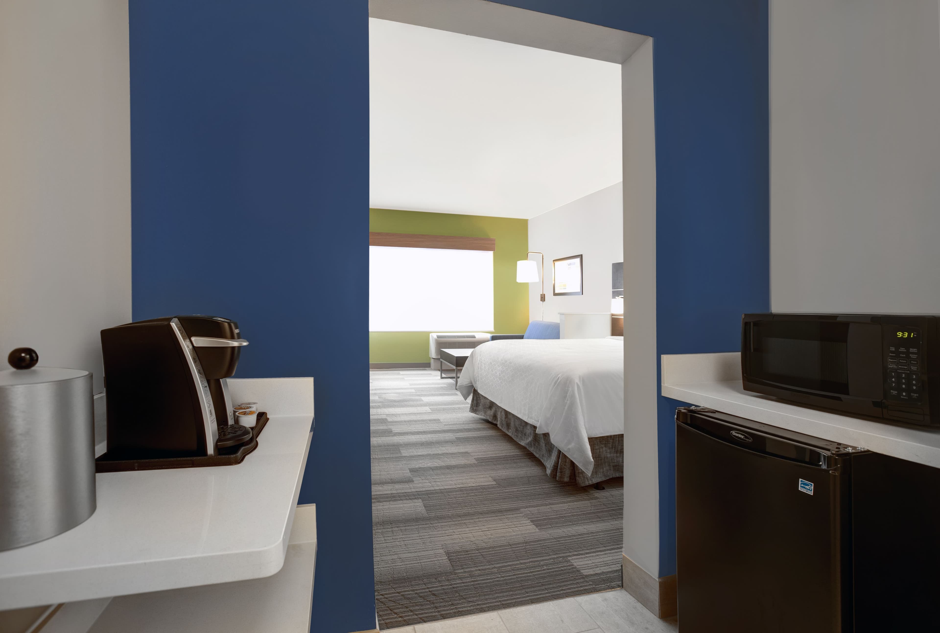 Holiday Inn Express Milwaukee Downtown — 16
