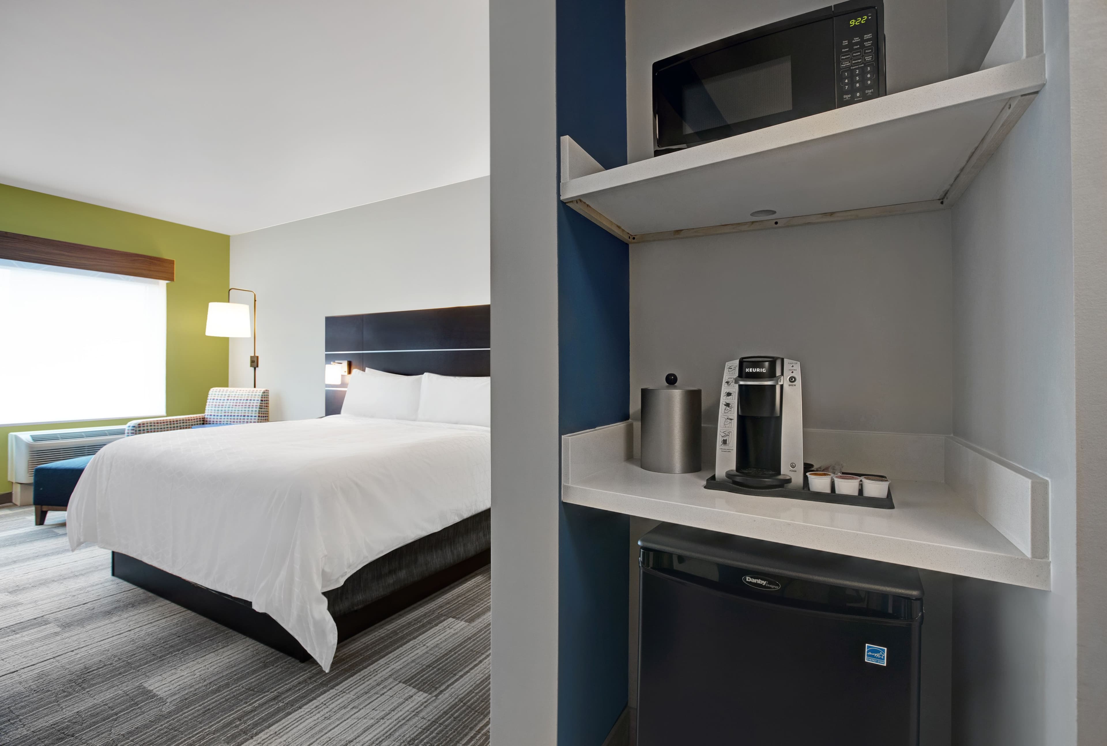 Holiday Inn Express Milwaukee Downtown — 9