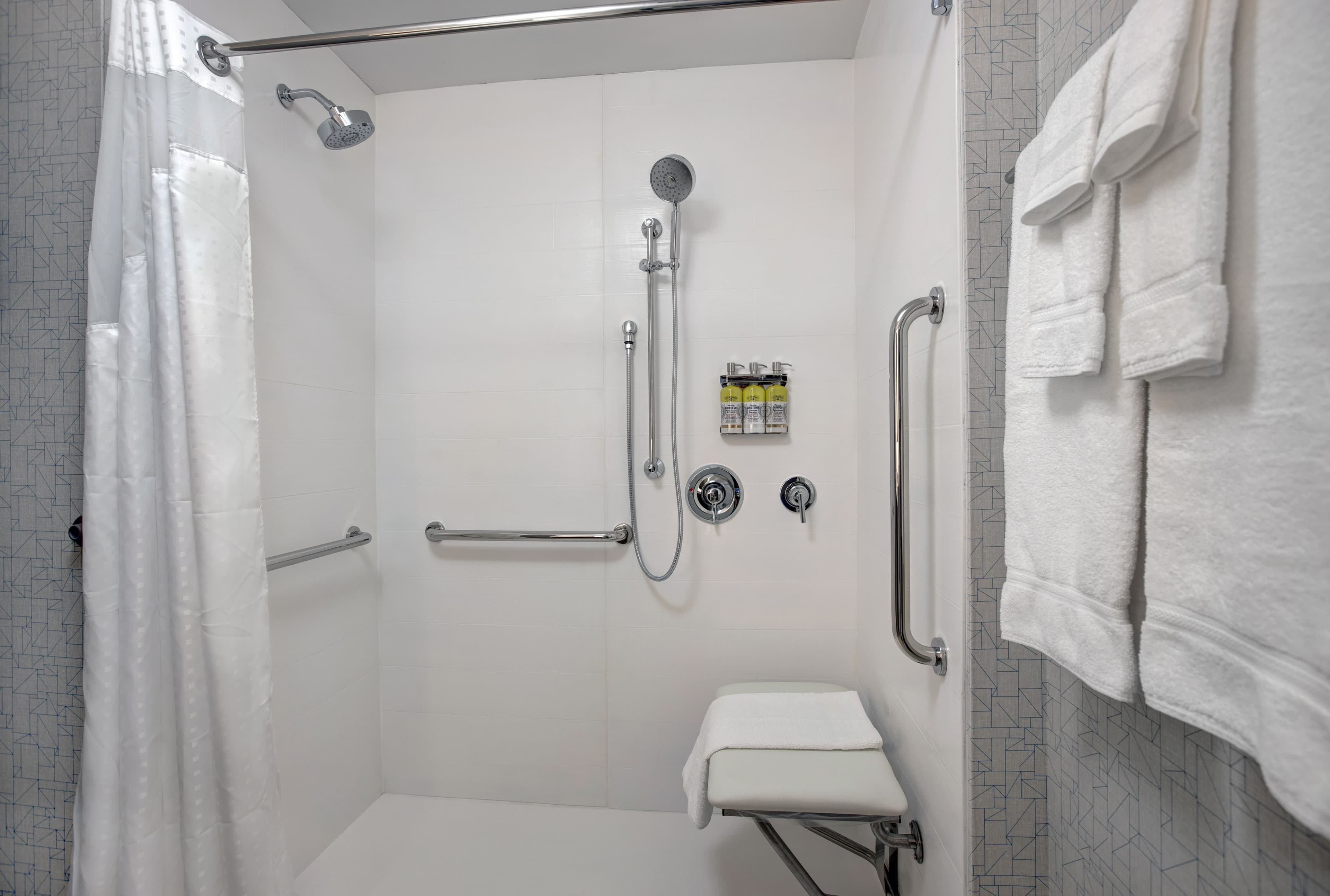 Holiday Inn Express Milwaukee Downtown — 26