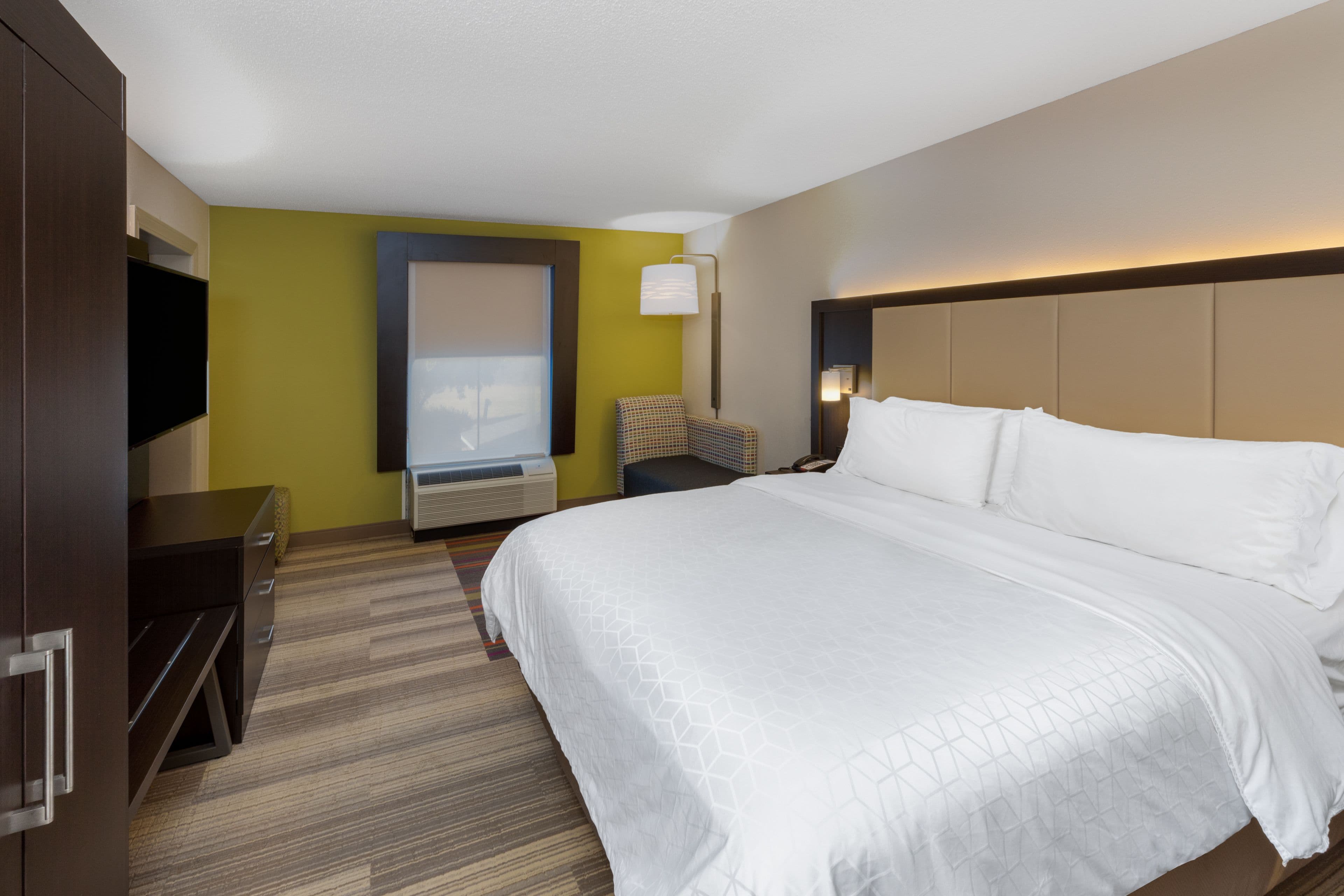 Holiday Inn Express Minden - Image 2