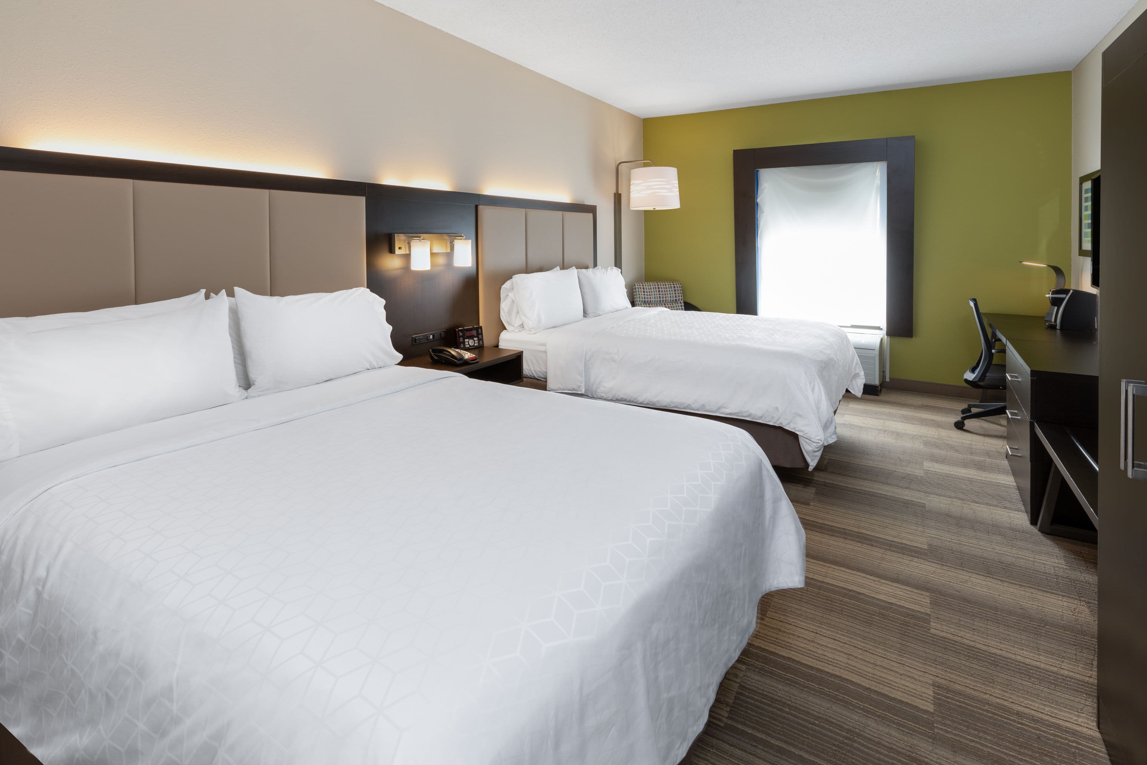 Holiday Inn Express Minden — 6