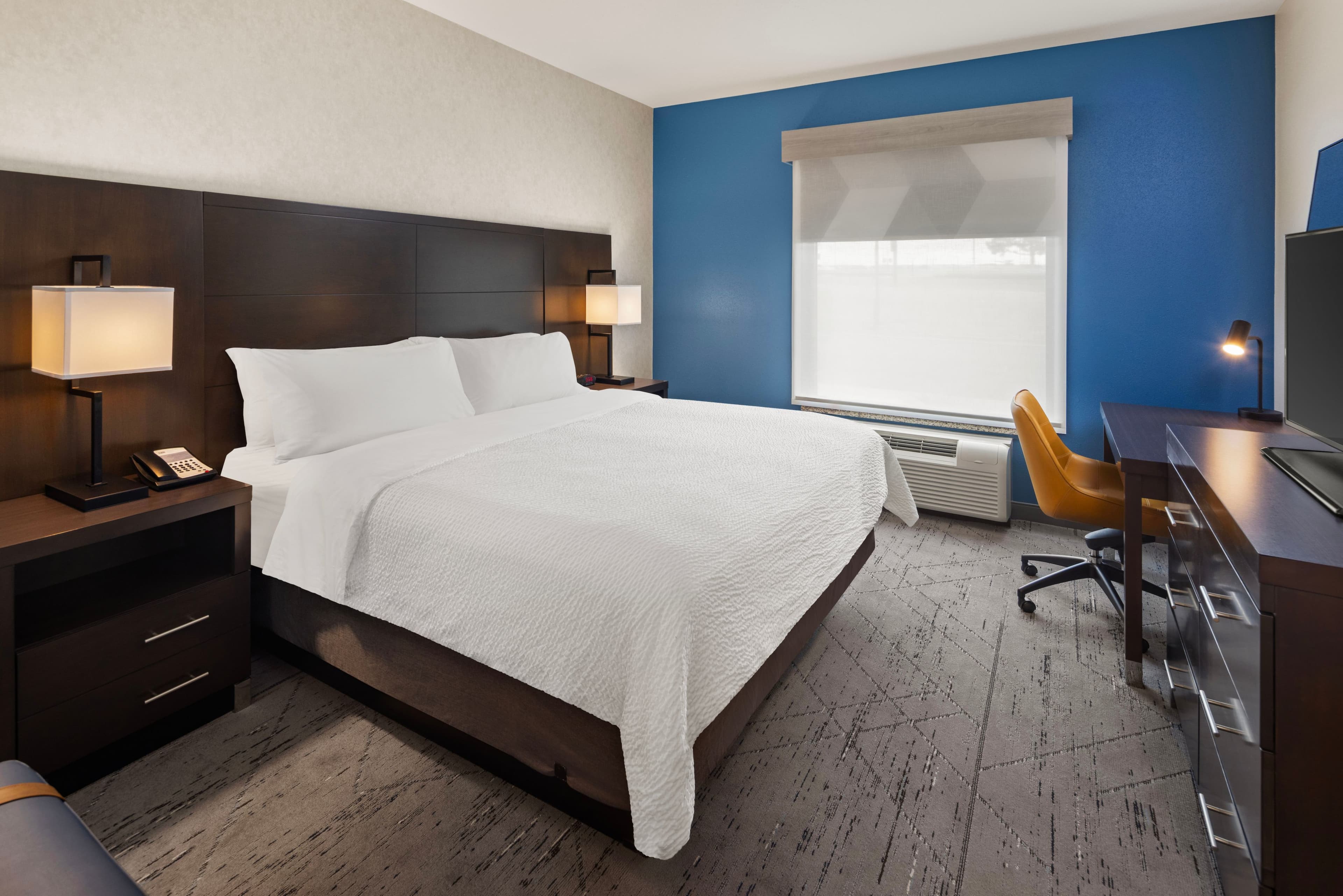 Holiday Inn Express Moline - Quad Cities - Image 2
