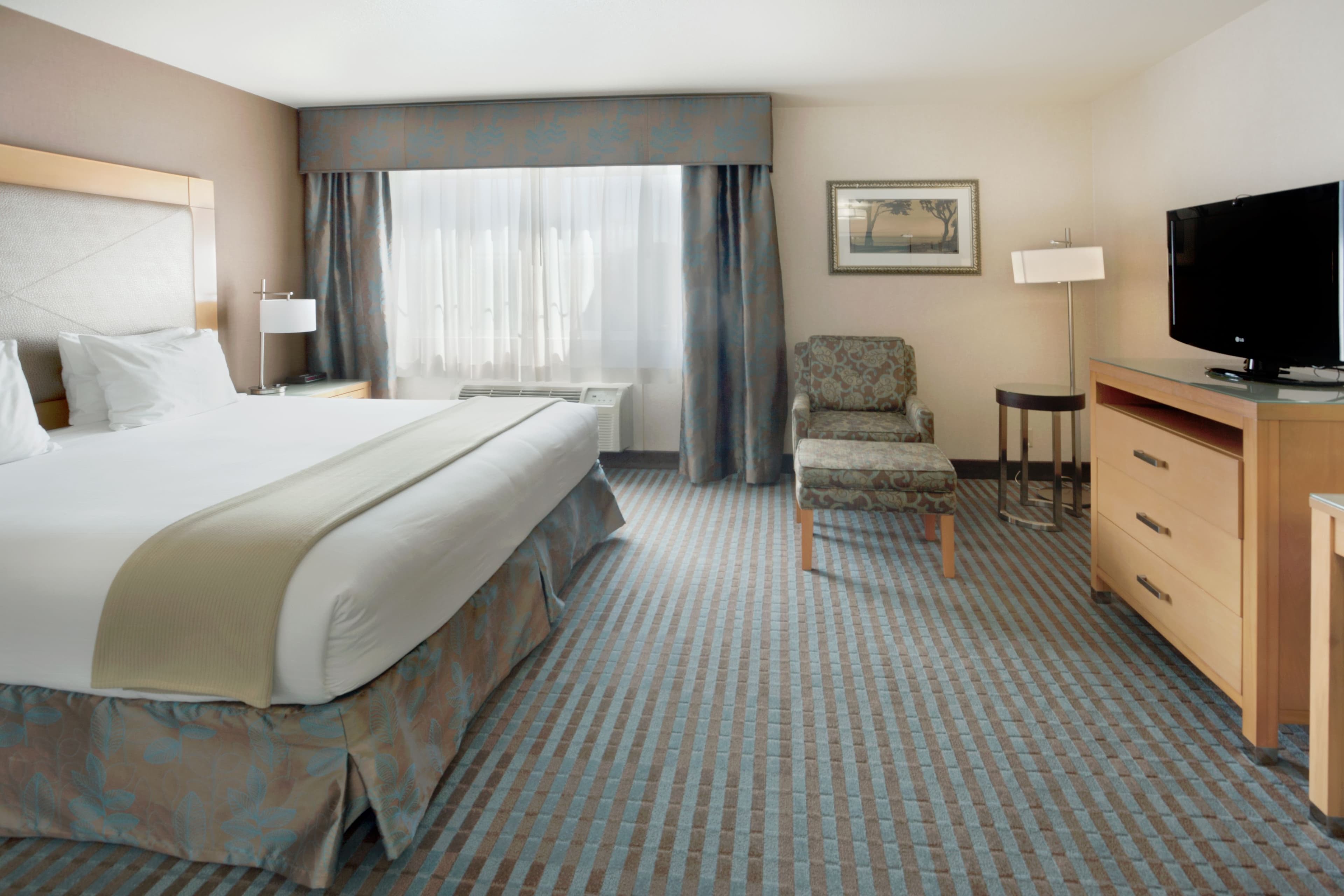 Holiday Inn Express Monterey-Cannery Row — 7