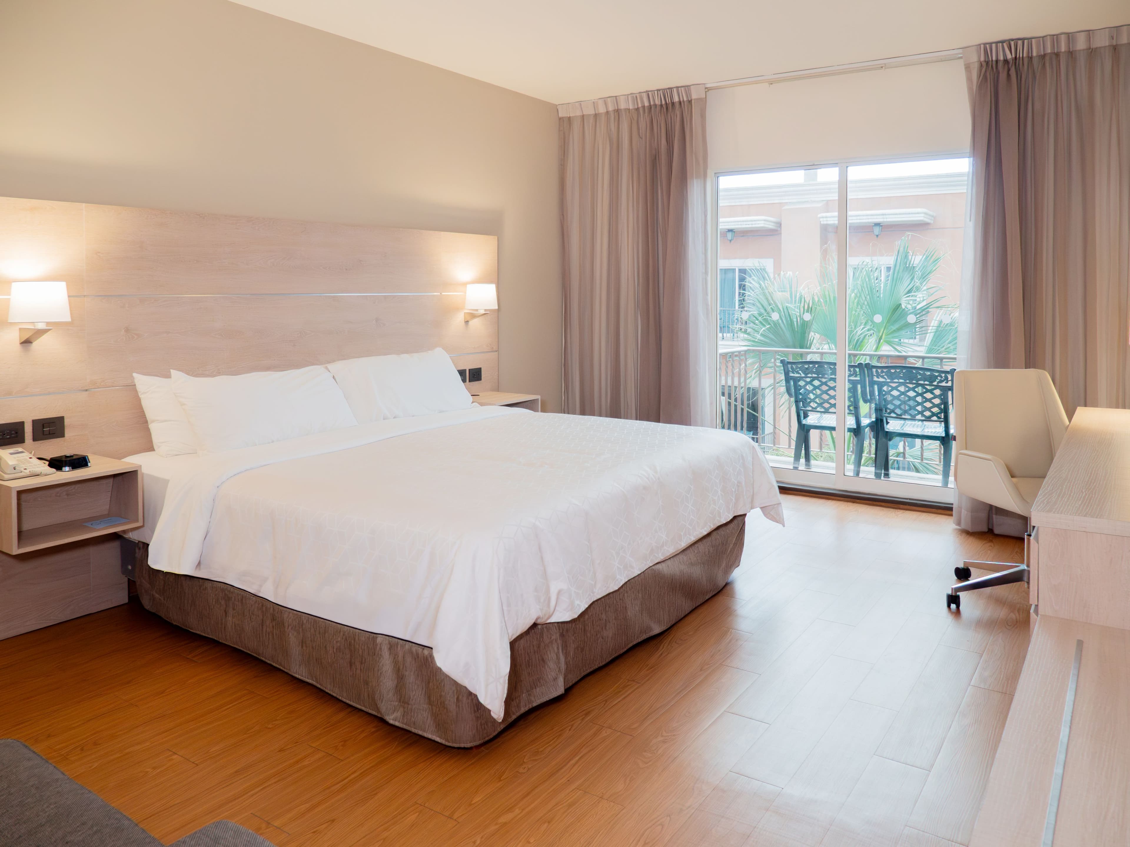 Holiday Inn Express Monterrey Tecnologico — 10
