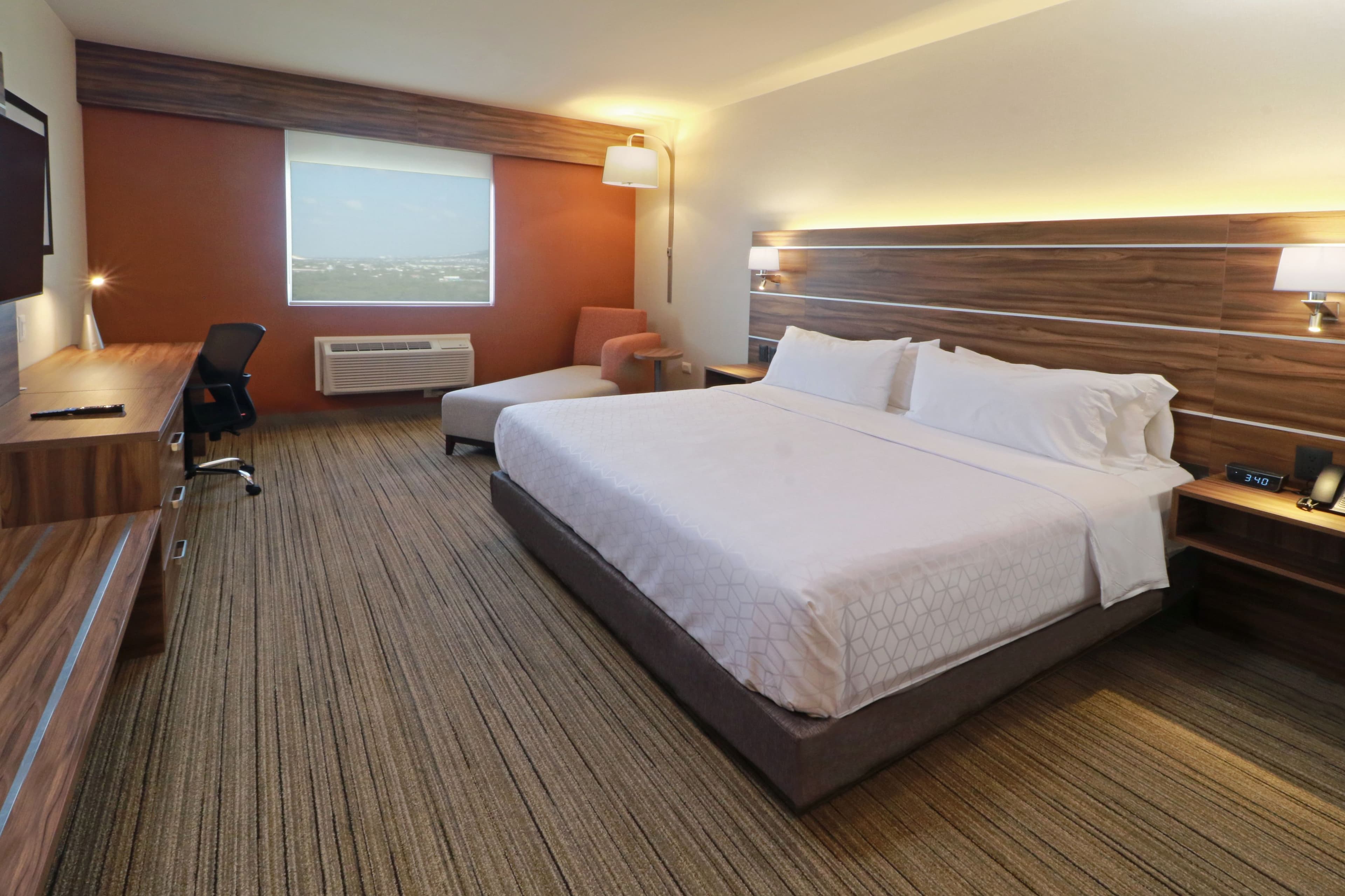 Holiday Inn Express Monterrey - Fundidora — 12
