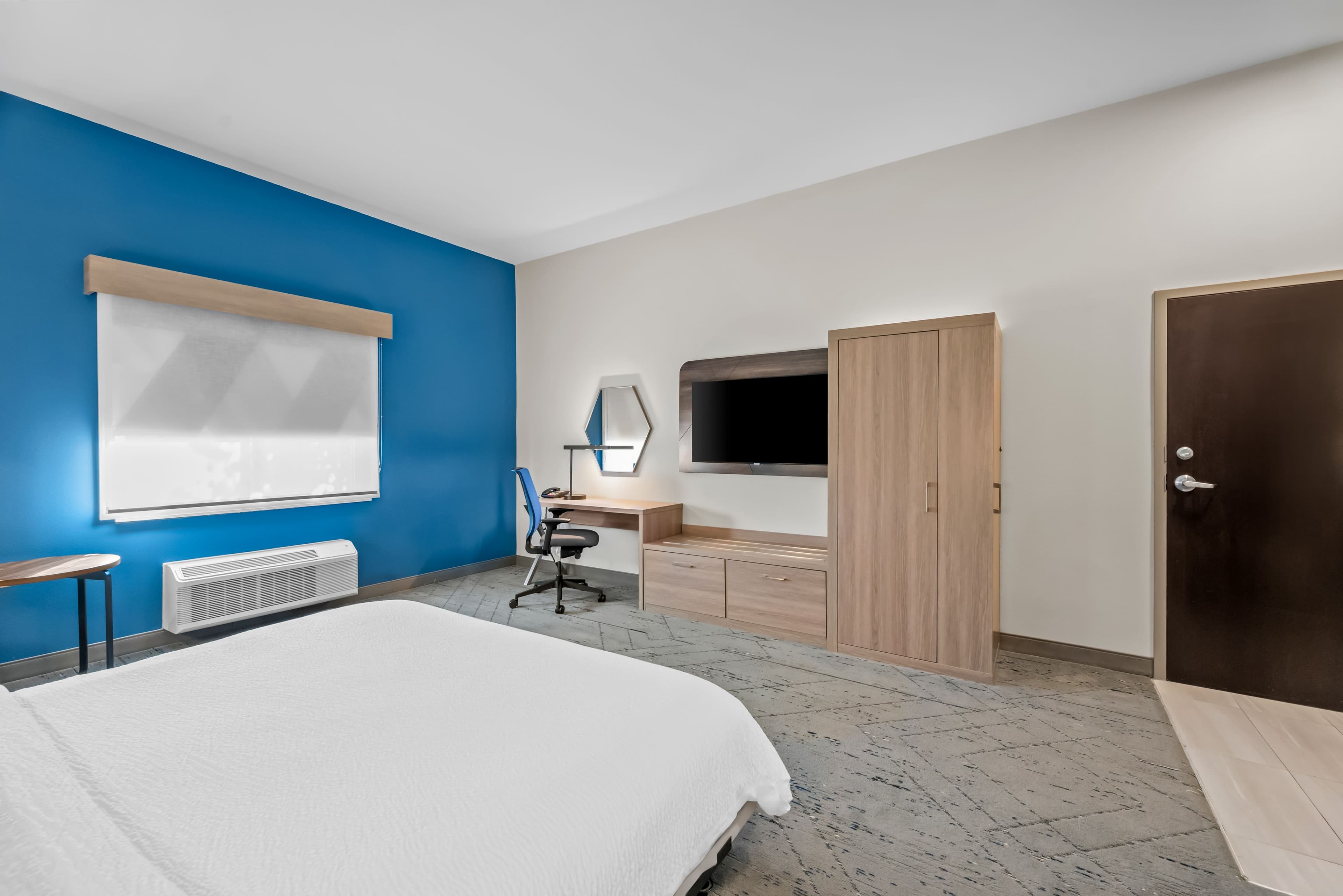 Holiday Inn Express Monticello - Image 3