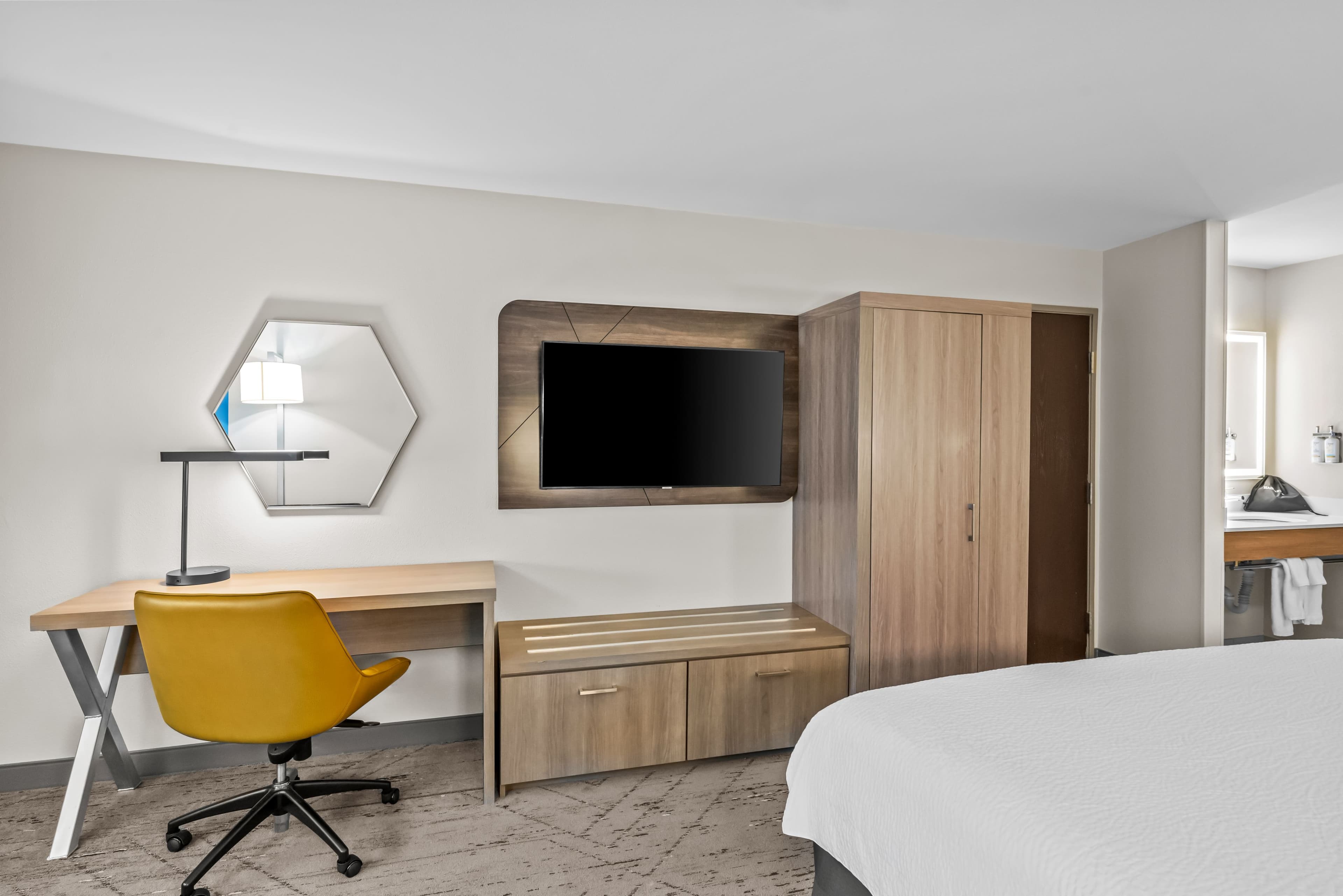 Holiday Inn Express Monticello - Image 4