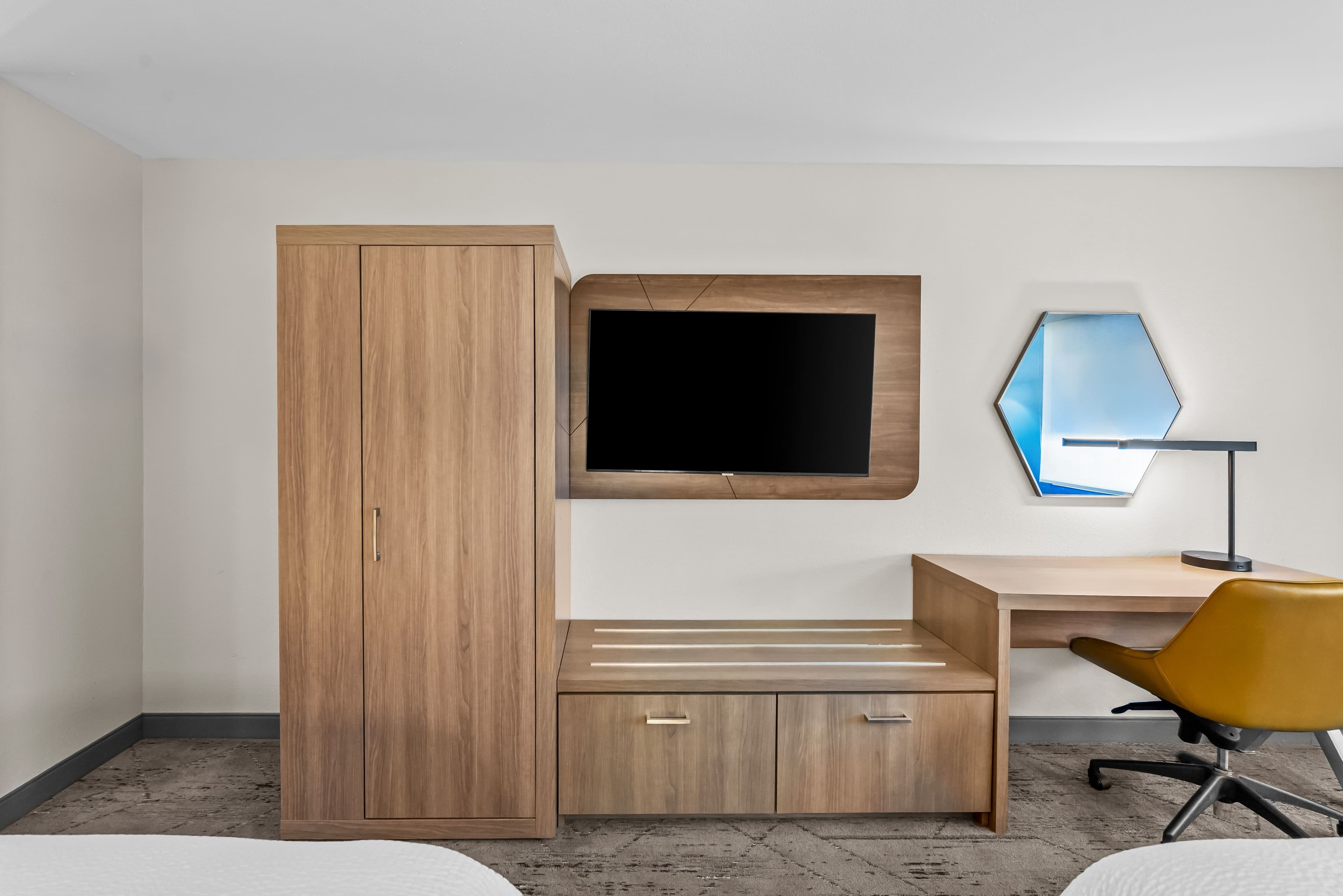 Holiday Inn Express Monticello — 8