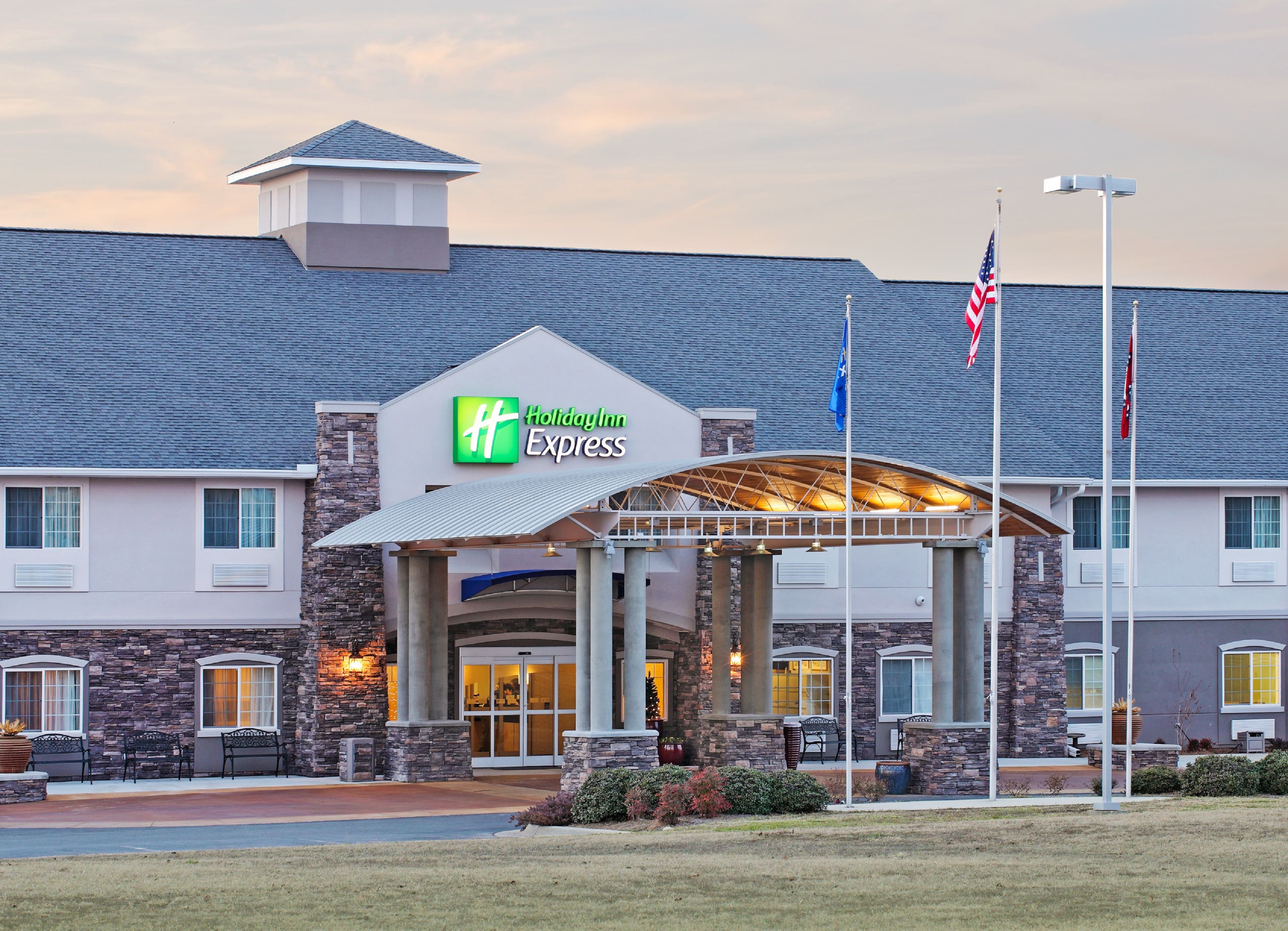 Holiday Inn Express Monticello - Image 1