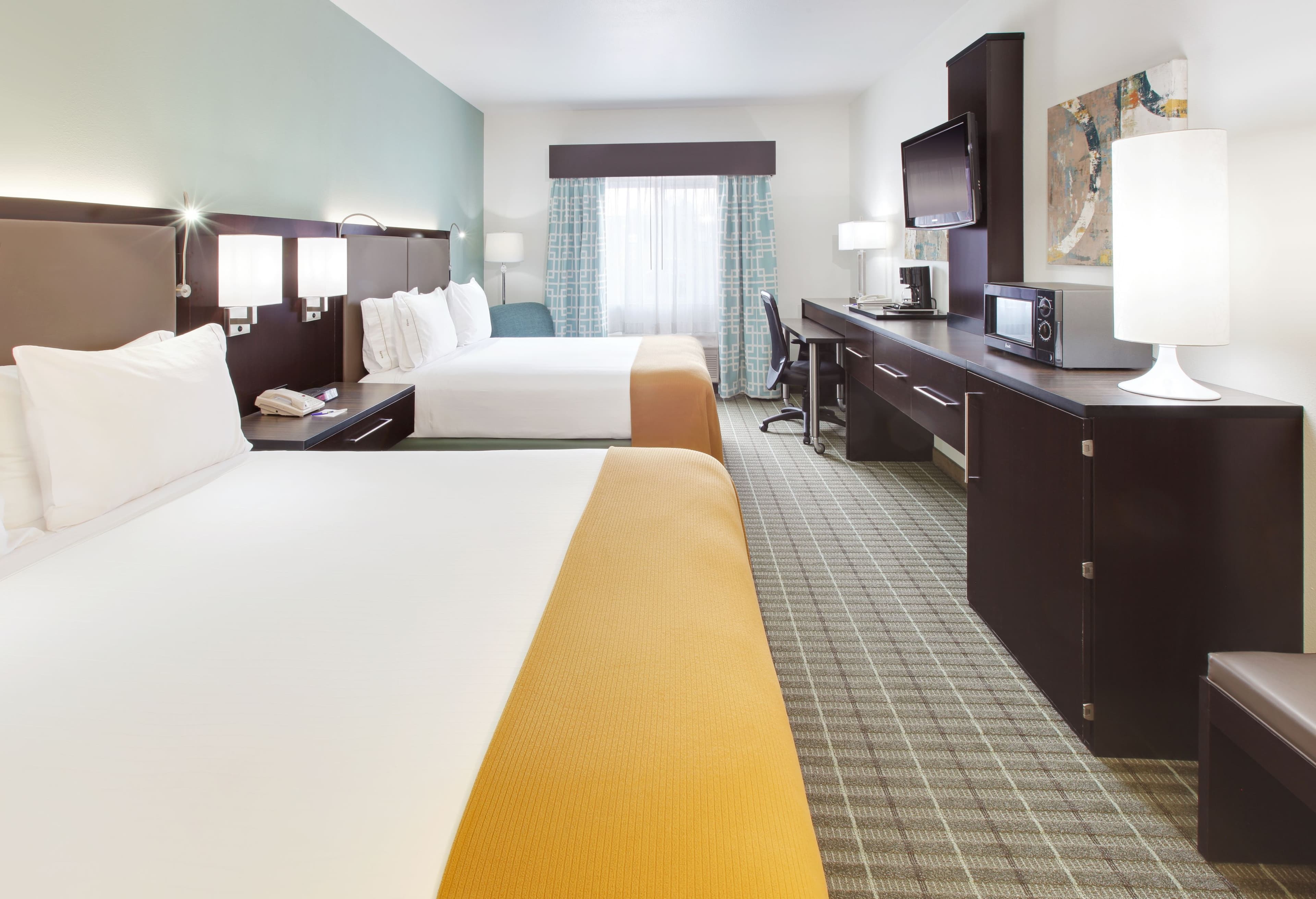 Holiday Inn Express Monticello - Image 2