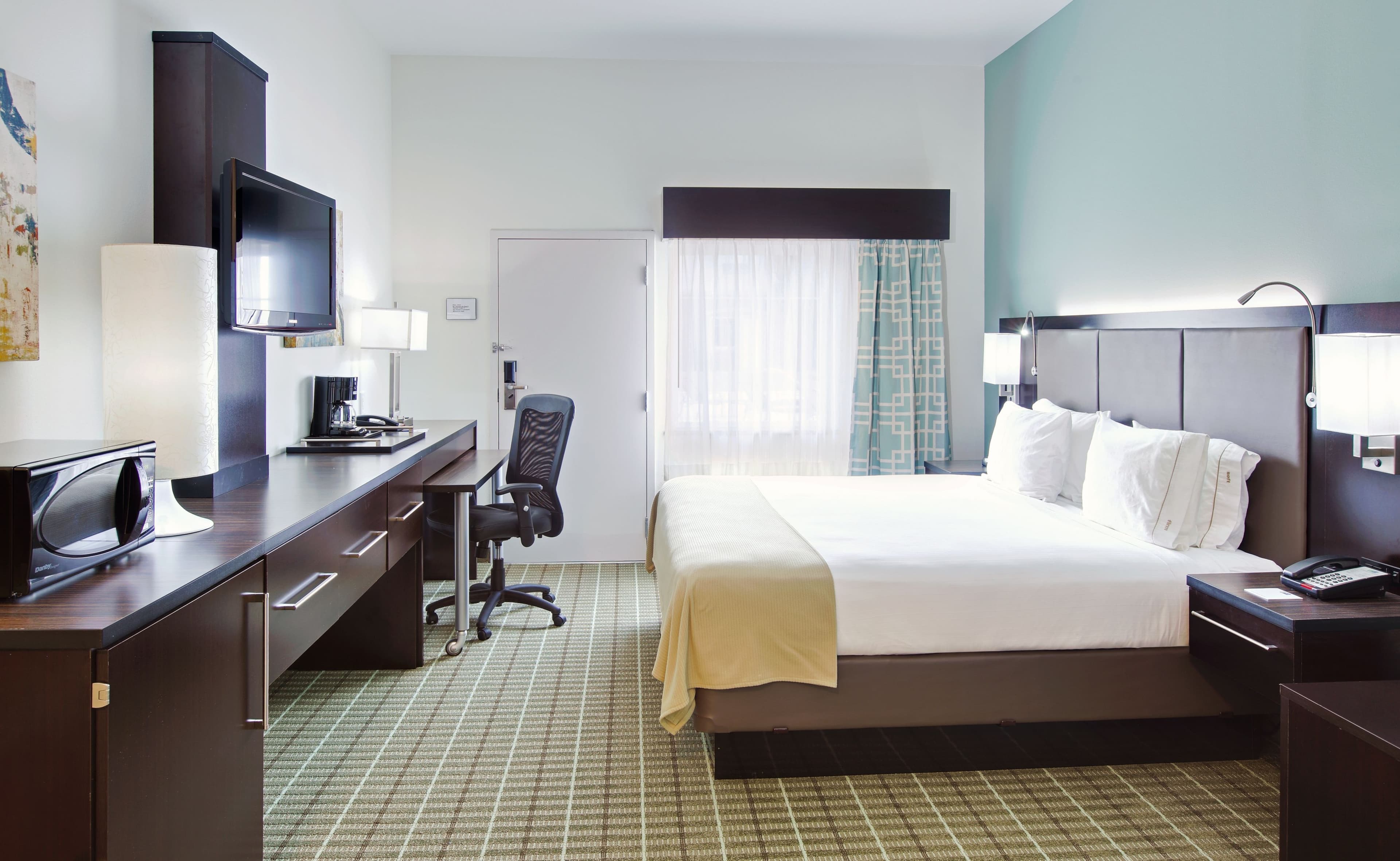 Holiday Inn Express Monticello — 11