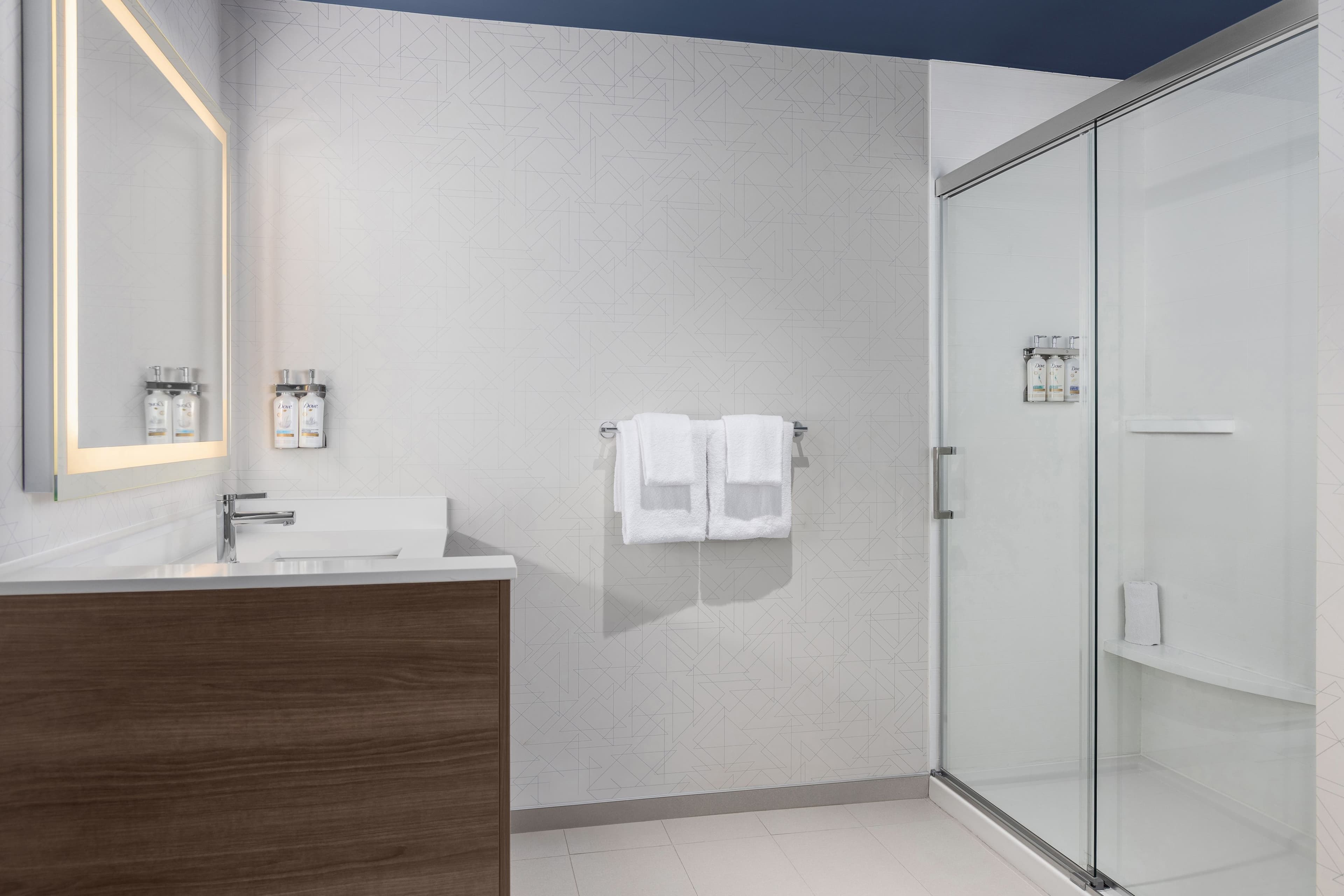 Holiday Inn Express Montreal Airport - St-Laurent — 10