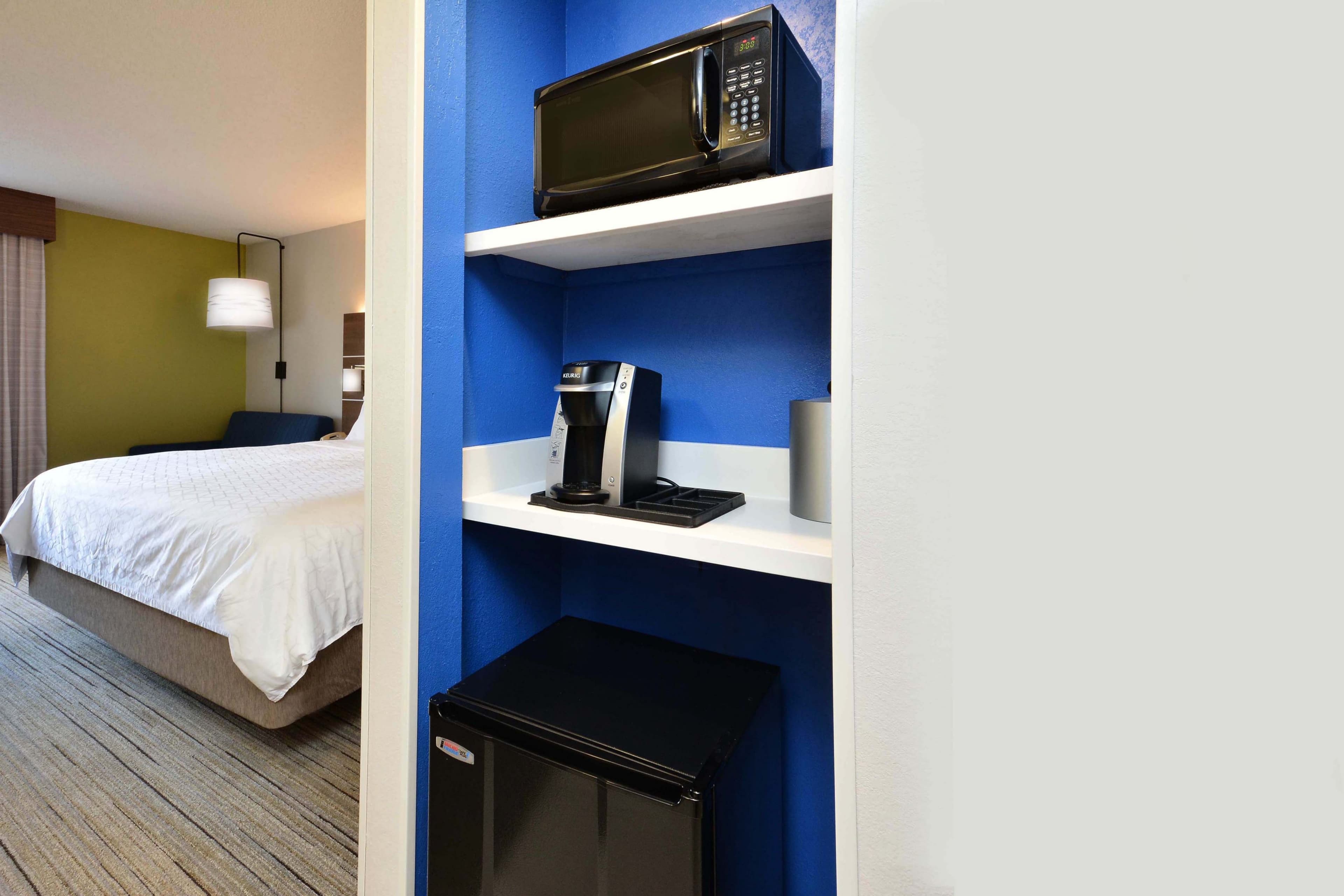 Holiday Inn Express Raleigh-Durham Airport - Image 4