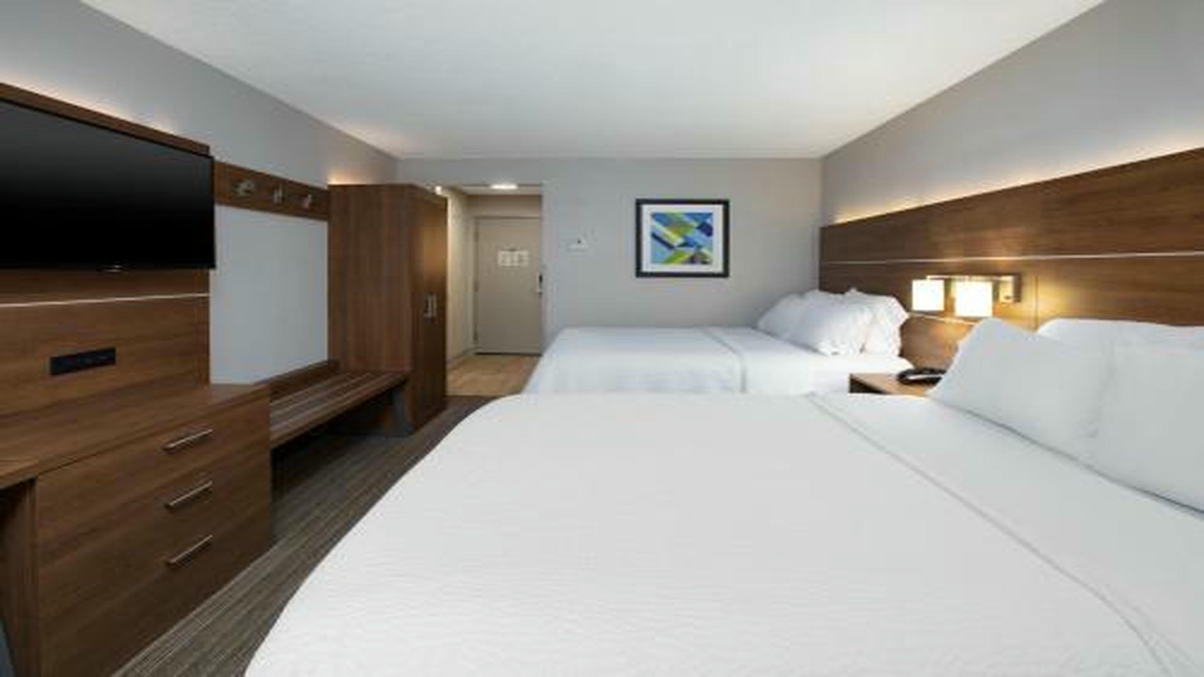 Holiday Inn Express Mt. Vernon — 35