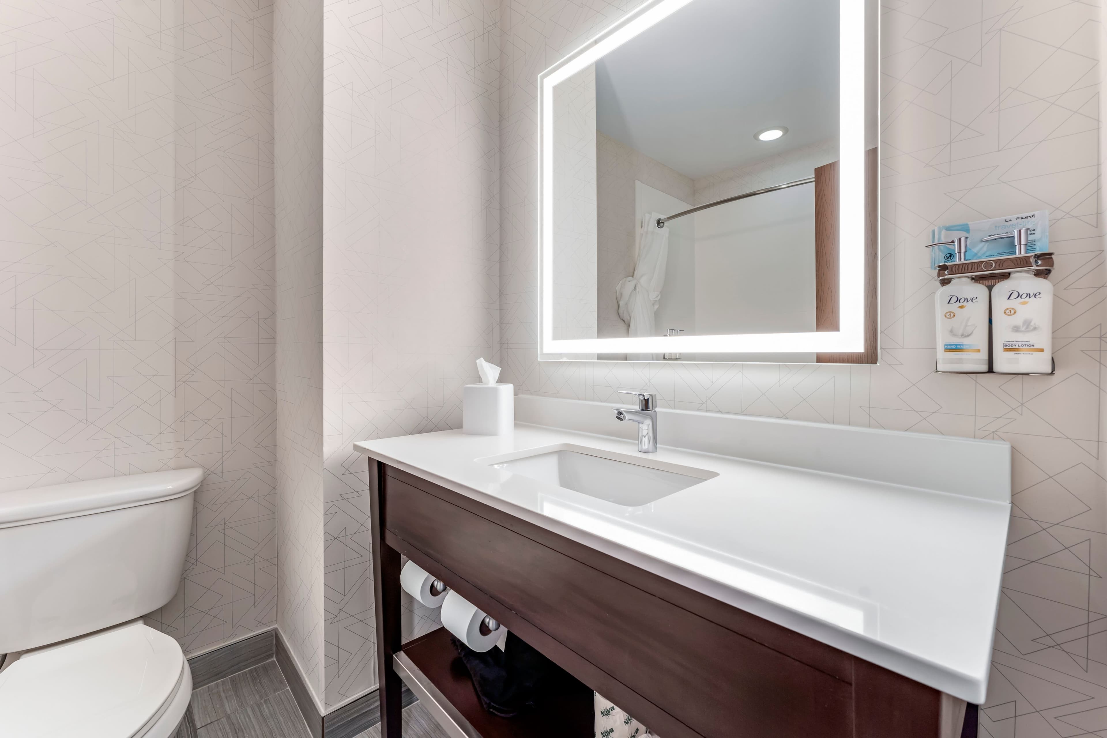 Holiday Inn Express Pittsburgh E - Waterfront Dr - Image 3