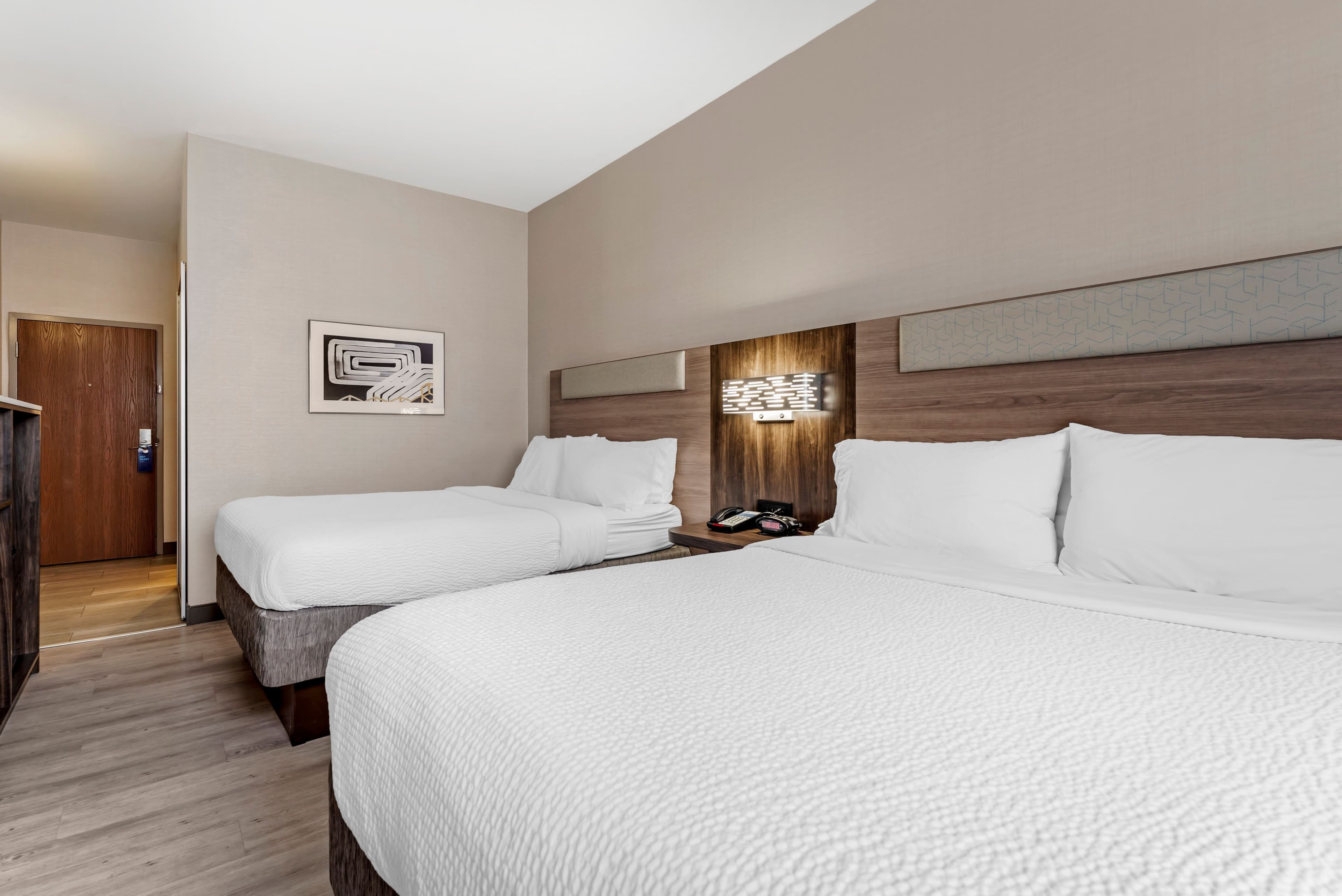 Holiday Inn Express Pittsburgh E - Waterfront Dr — 25