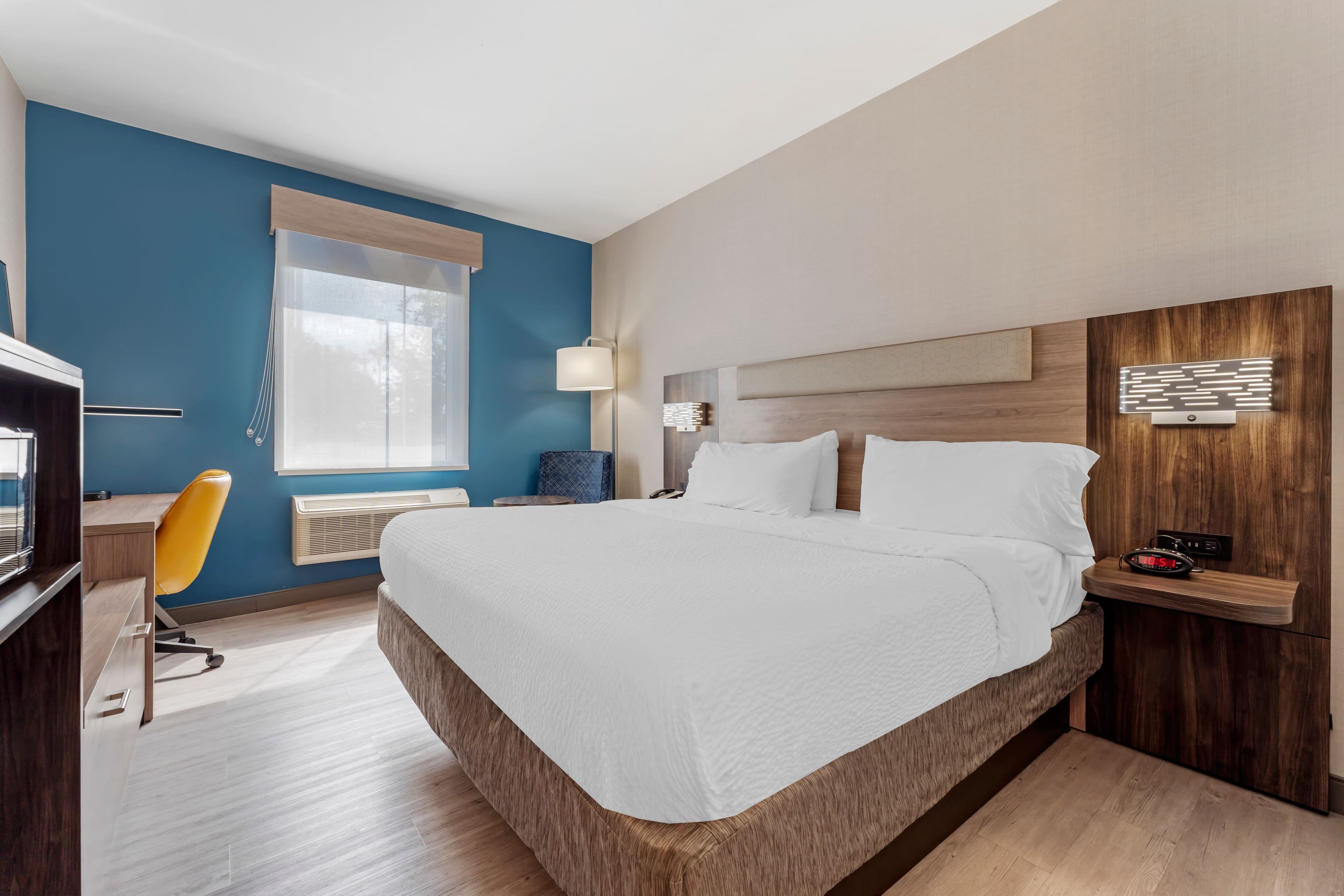 Holiday Inn Express Pittsburgh E - Waterfront Dr — 6