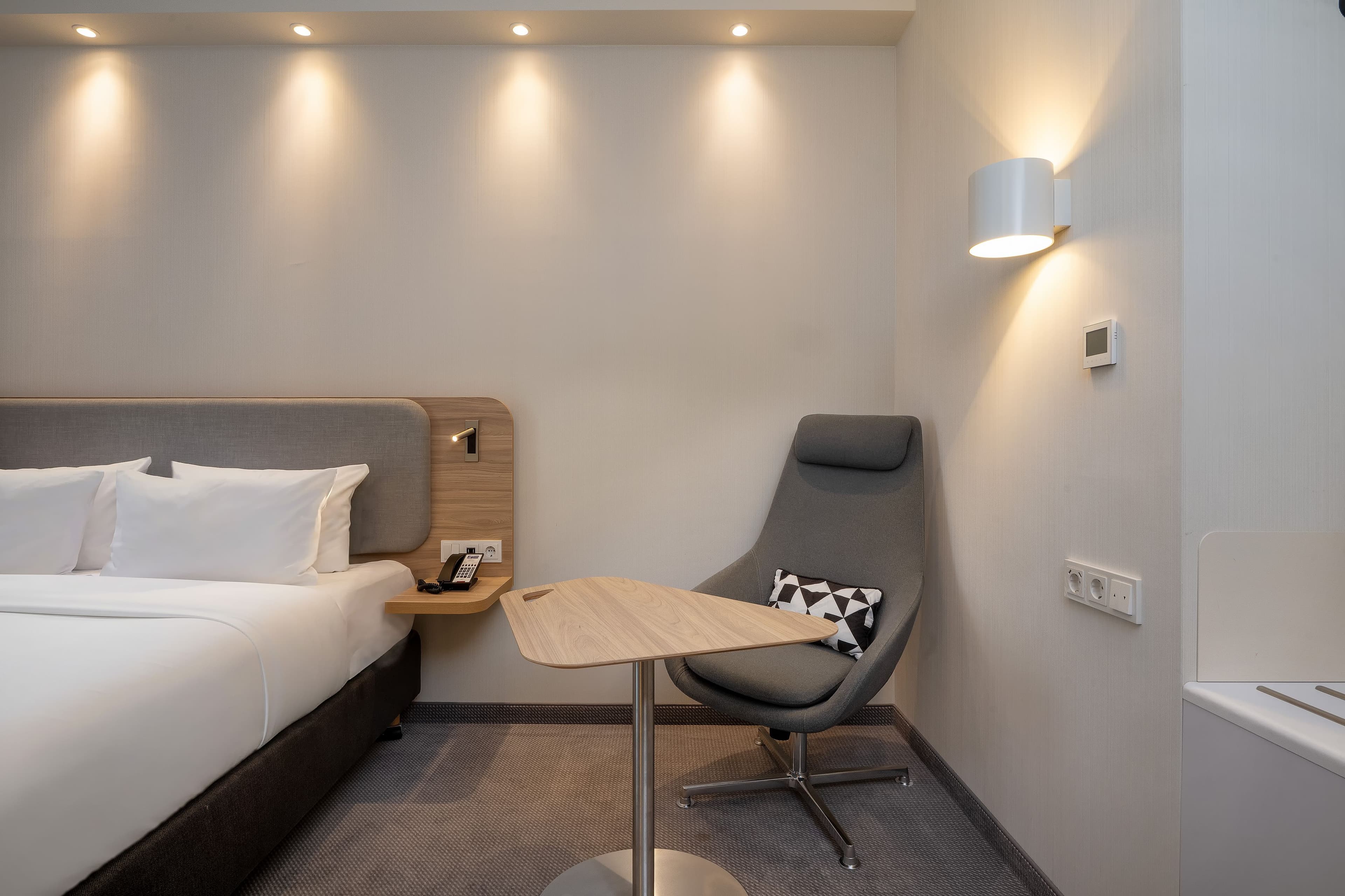 Holiday Inn Express Munich North — 9
