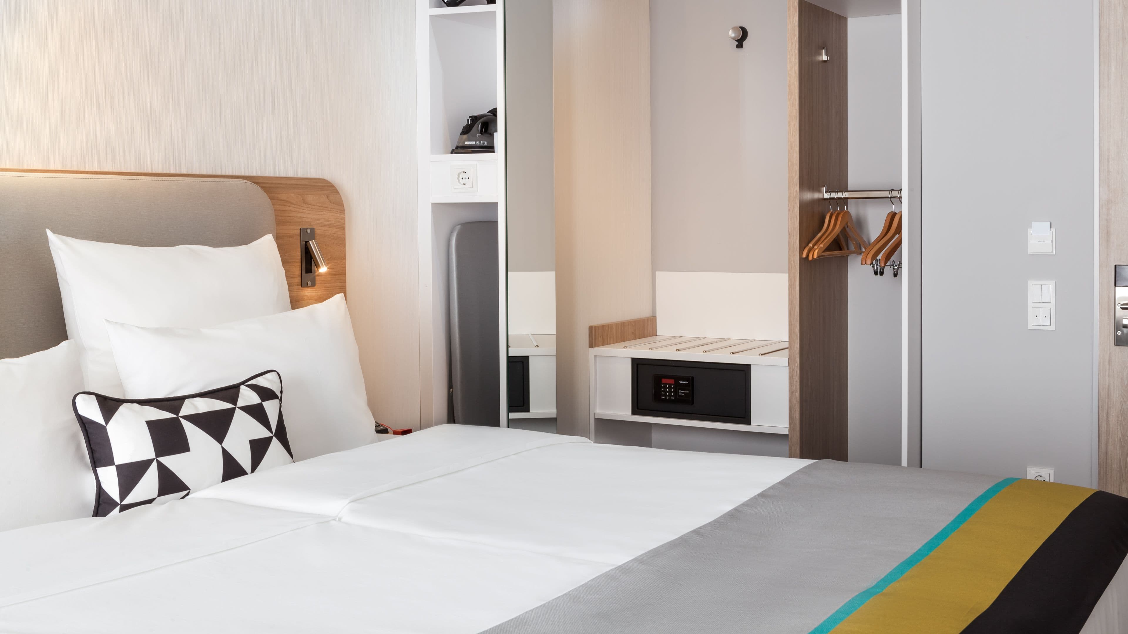 Holiday Inn Express Munich - City East - Image 2