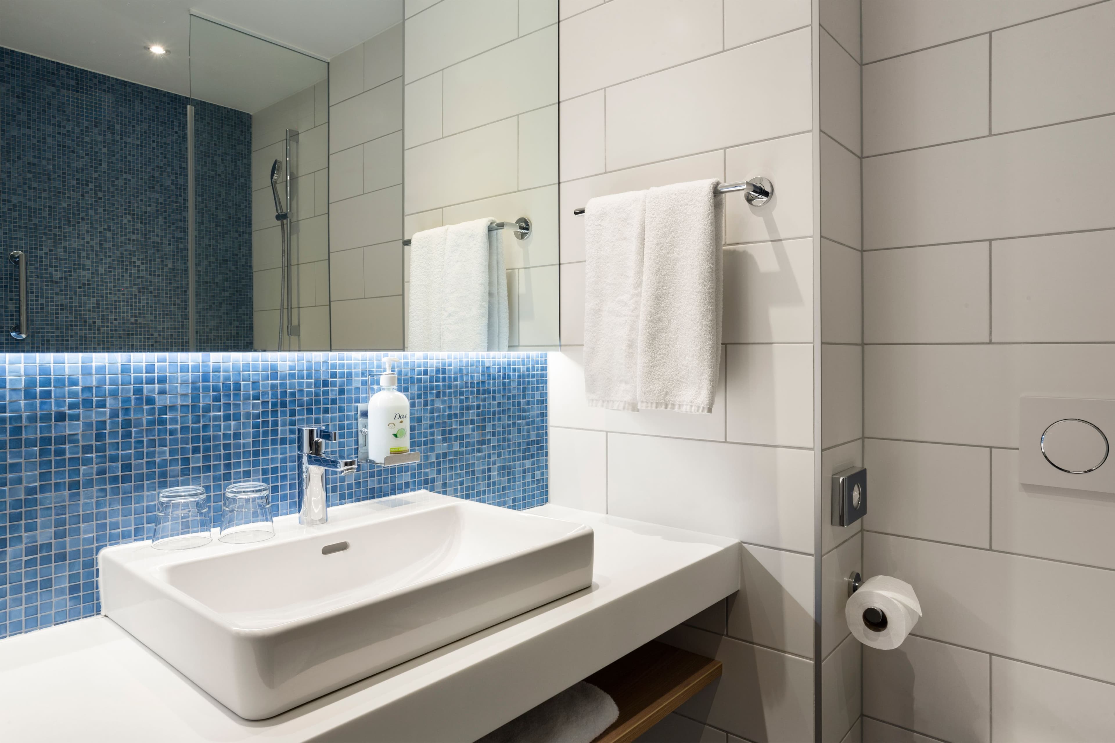 Holiday Inn Express Munich City West - Image 3