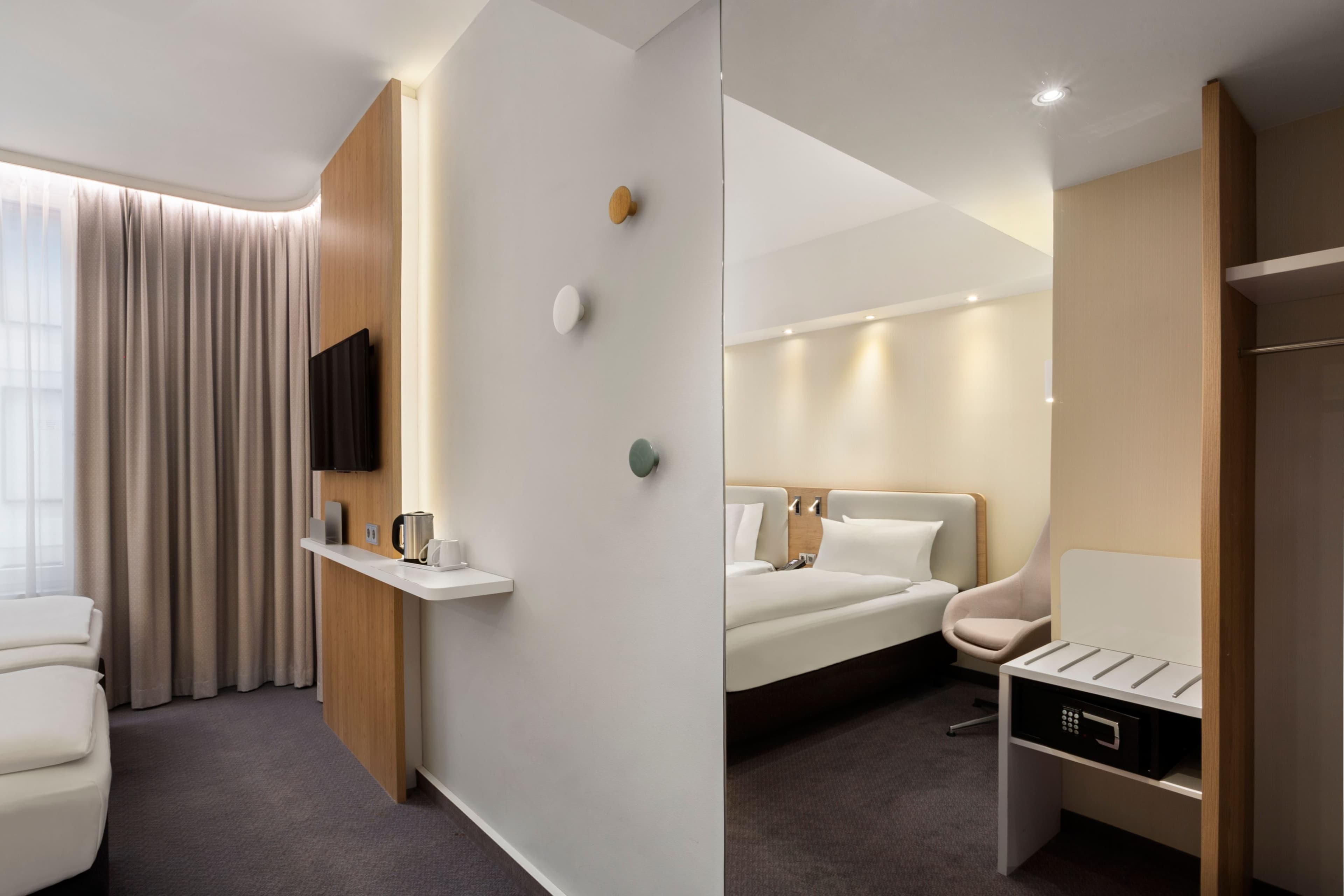 Holiday Inn Express Munich City West — 7