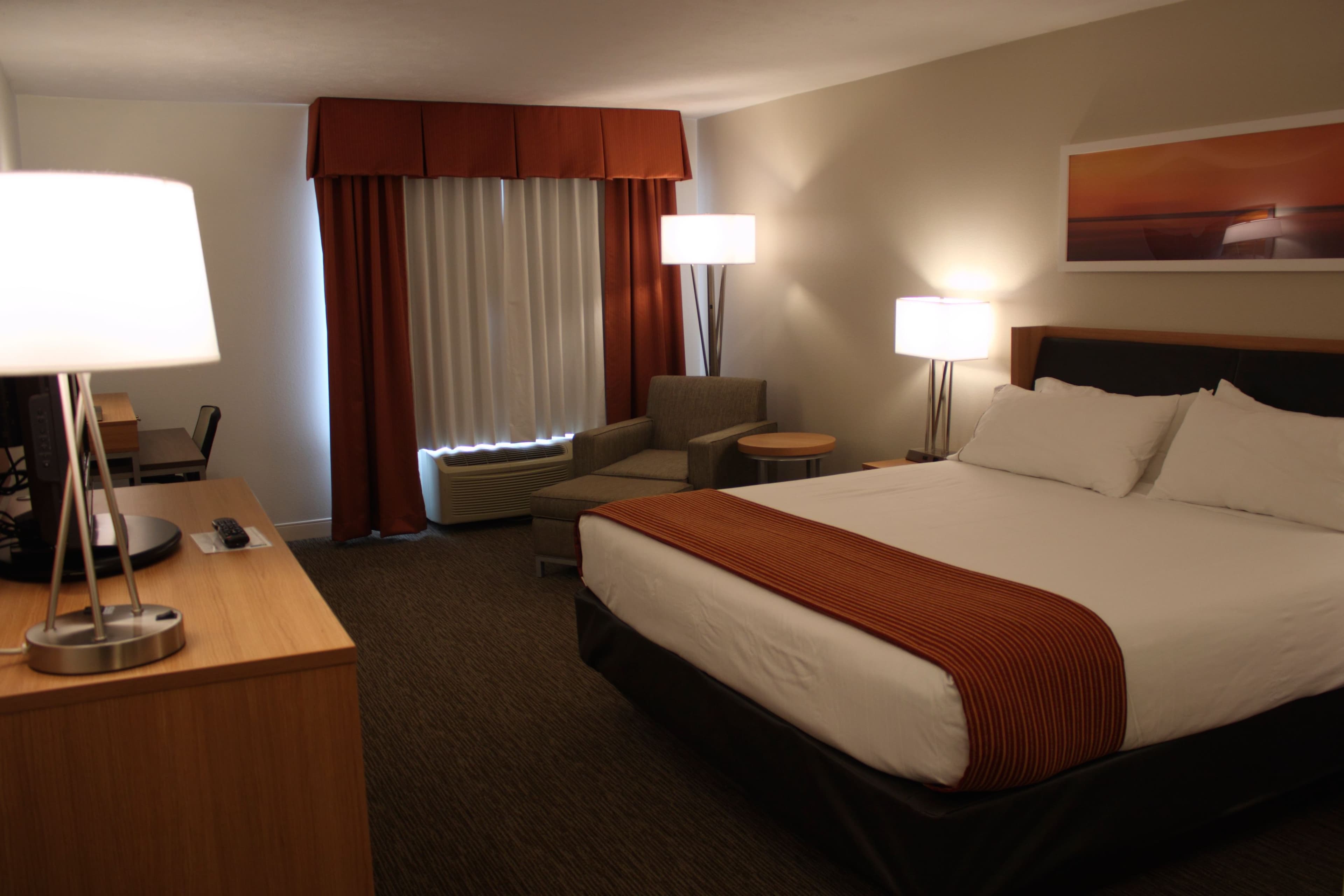 Holiday Inn Express Munising-Lakeview - Image 3