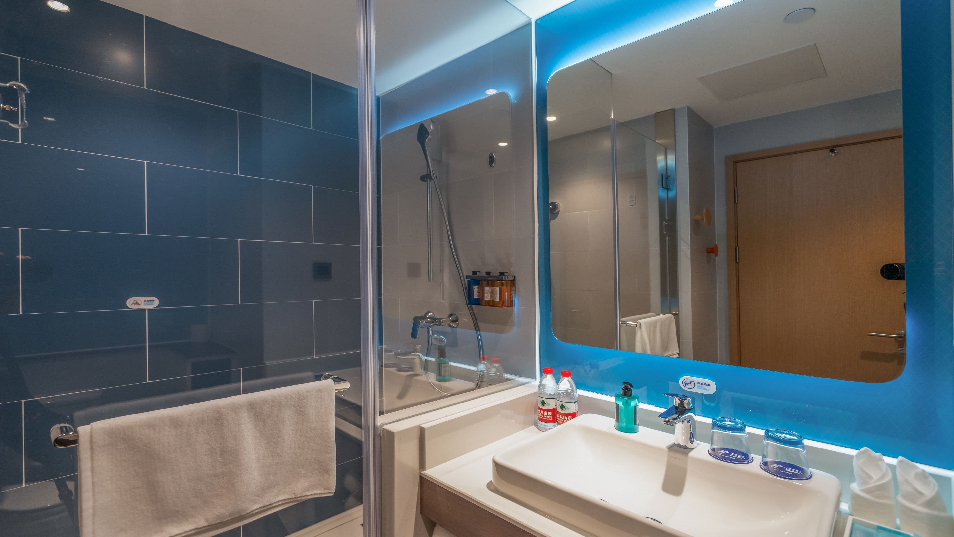 Holiday Inn Express Nanjing Jiangbei Yushan - Image 5