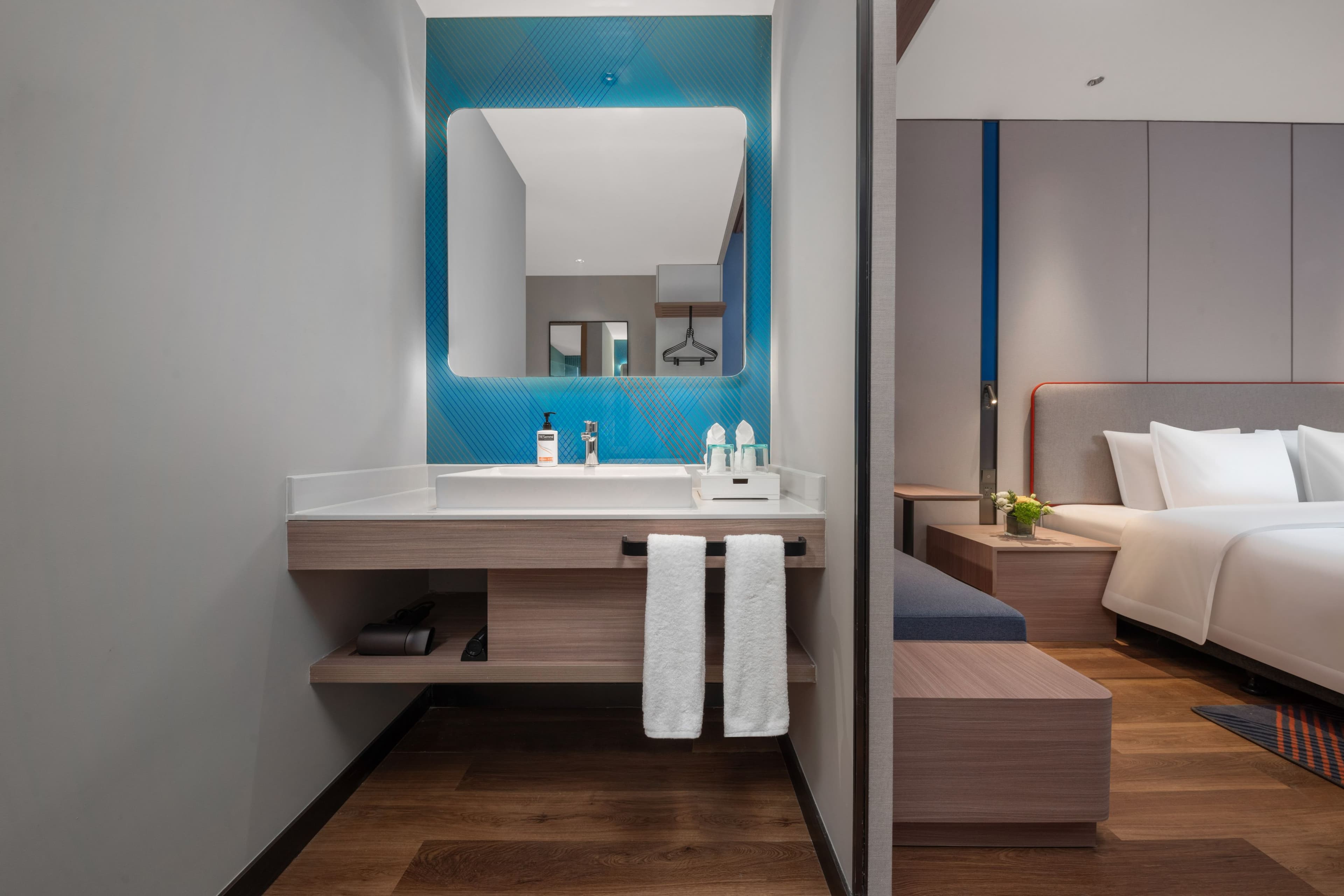 Holiday Inn Express Nanjing Jiangbei Wonhall Mall — 13