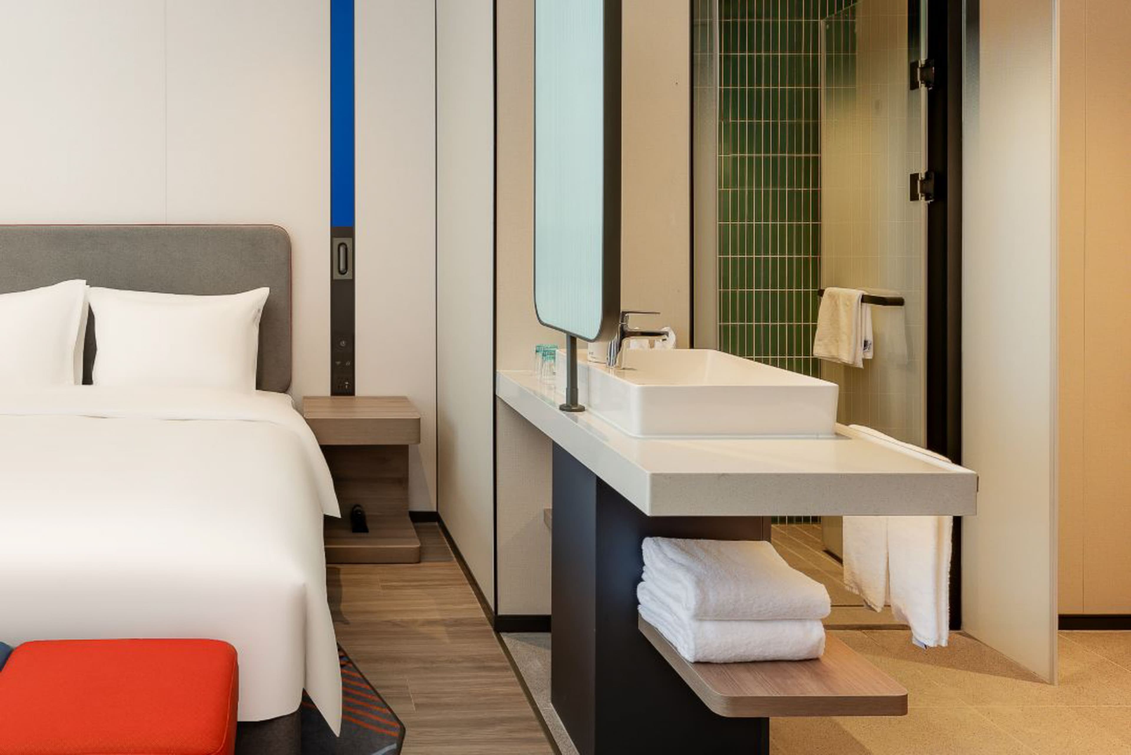 Holiday Inn Express Haimen City Center - Image 3