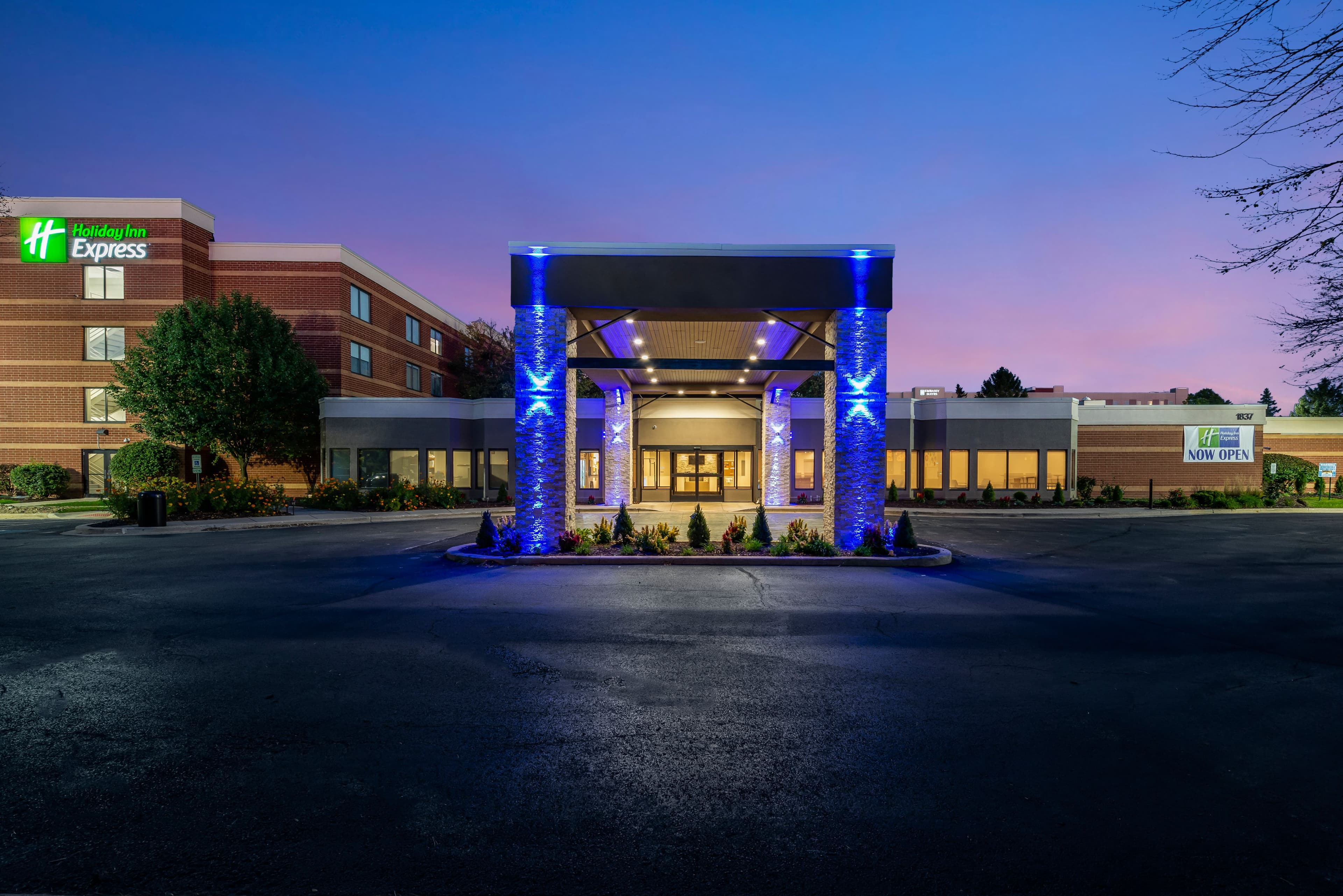 Holiday Inn Express Naperville - Image 1