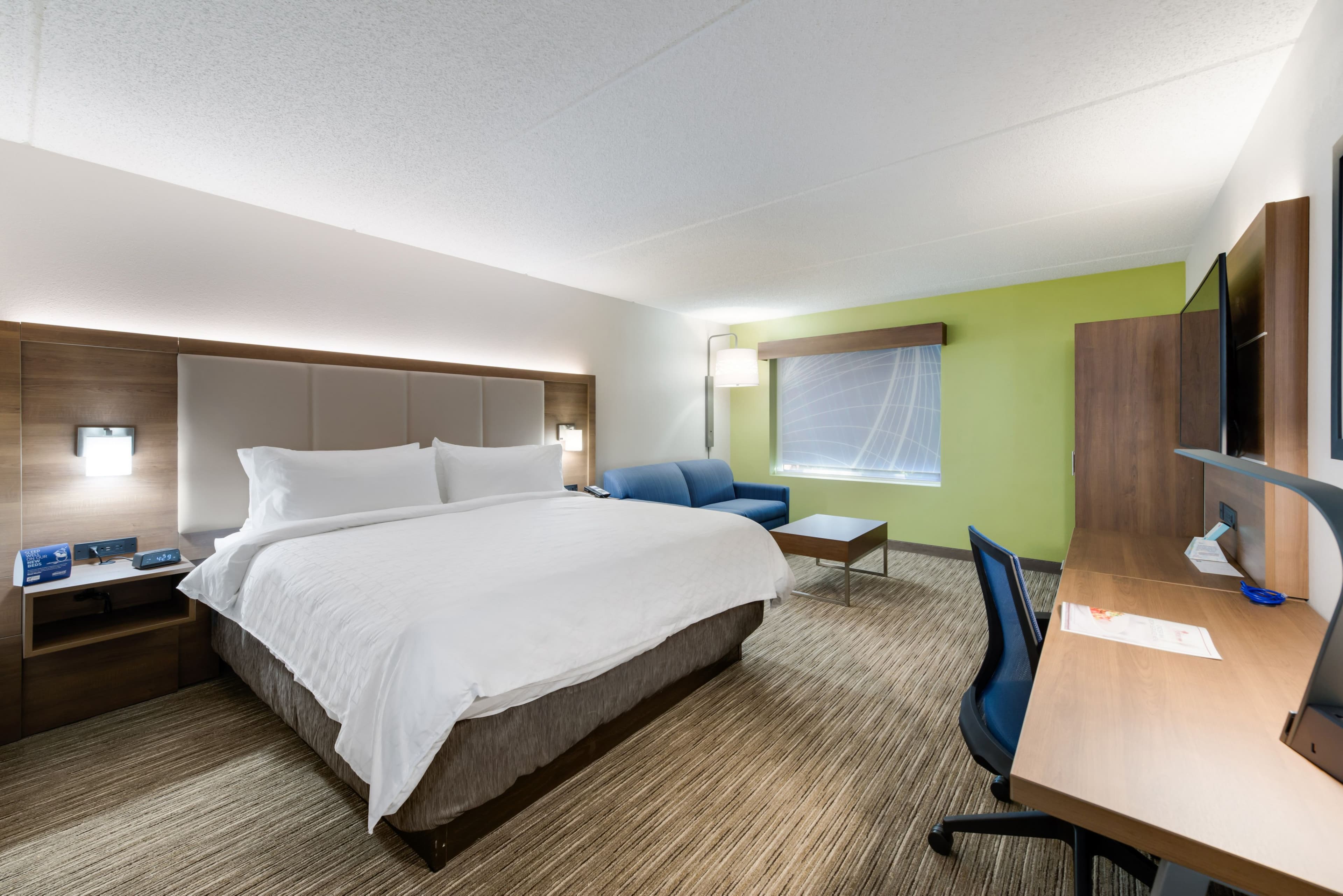 Holiday Inn Express Naperville — 6