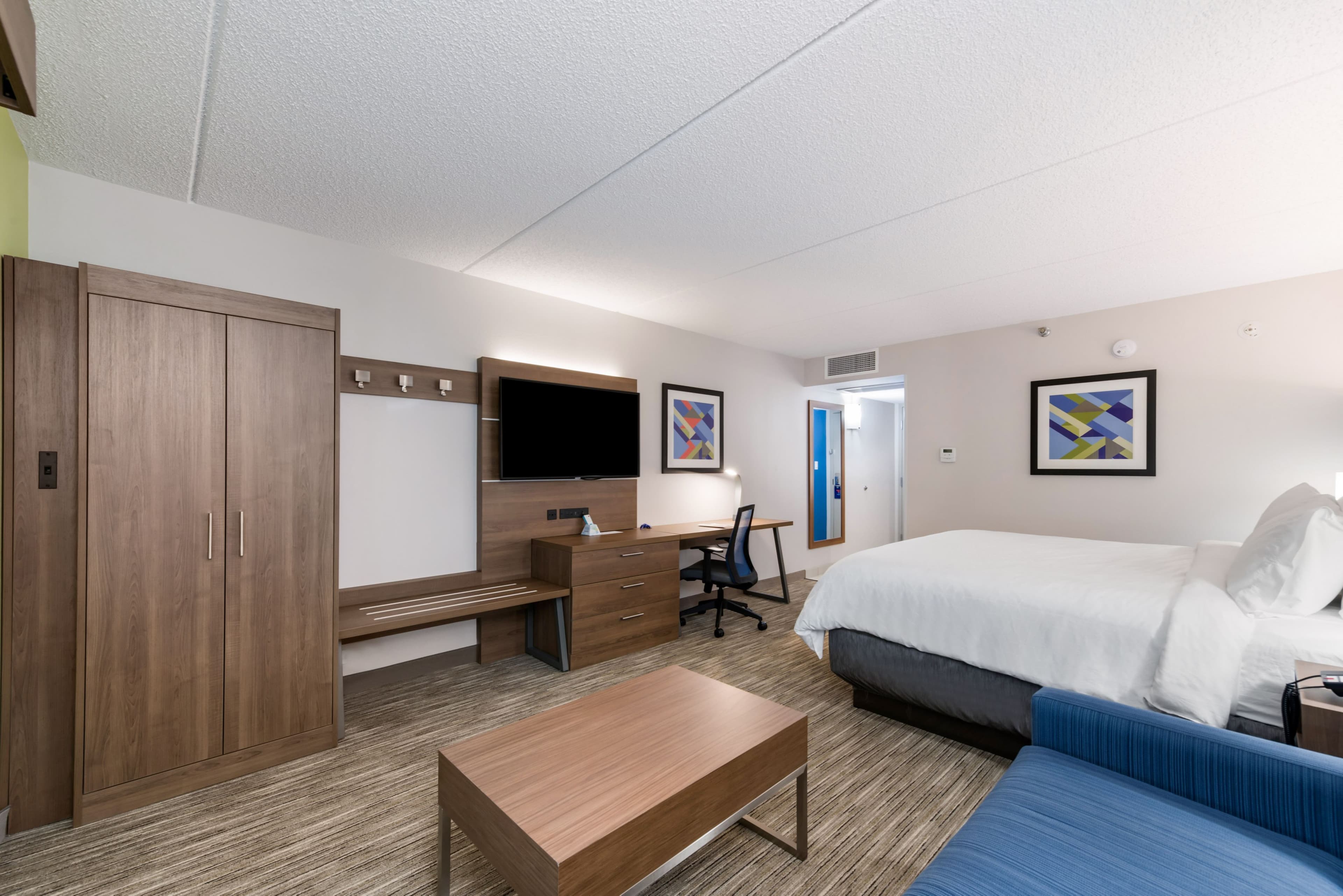 Holiday Inn Express Naperville — 12
