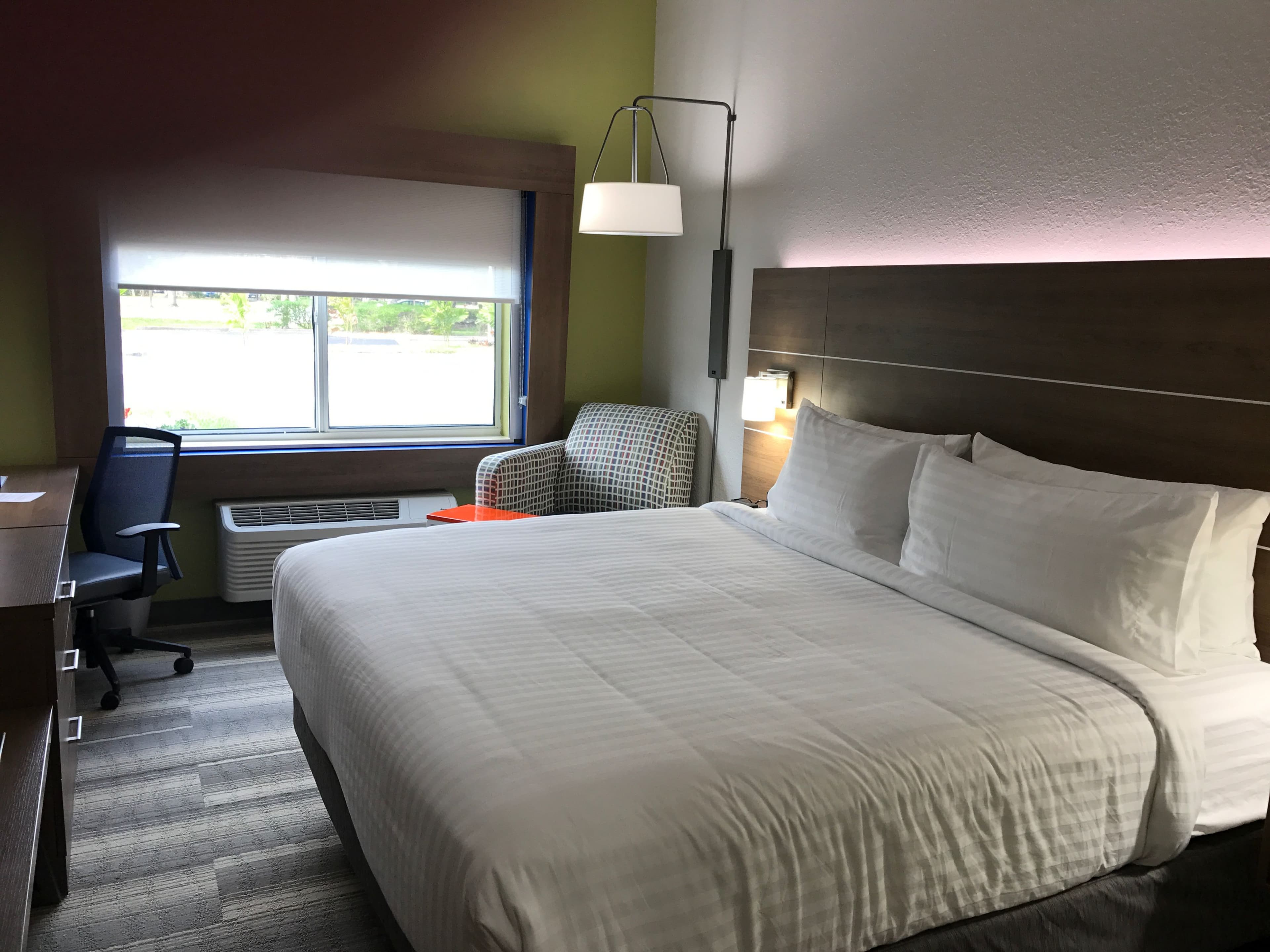 Holiday Inn Express Naples South - I-75 - Image 2