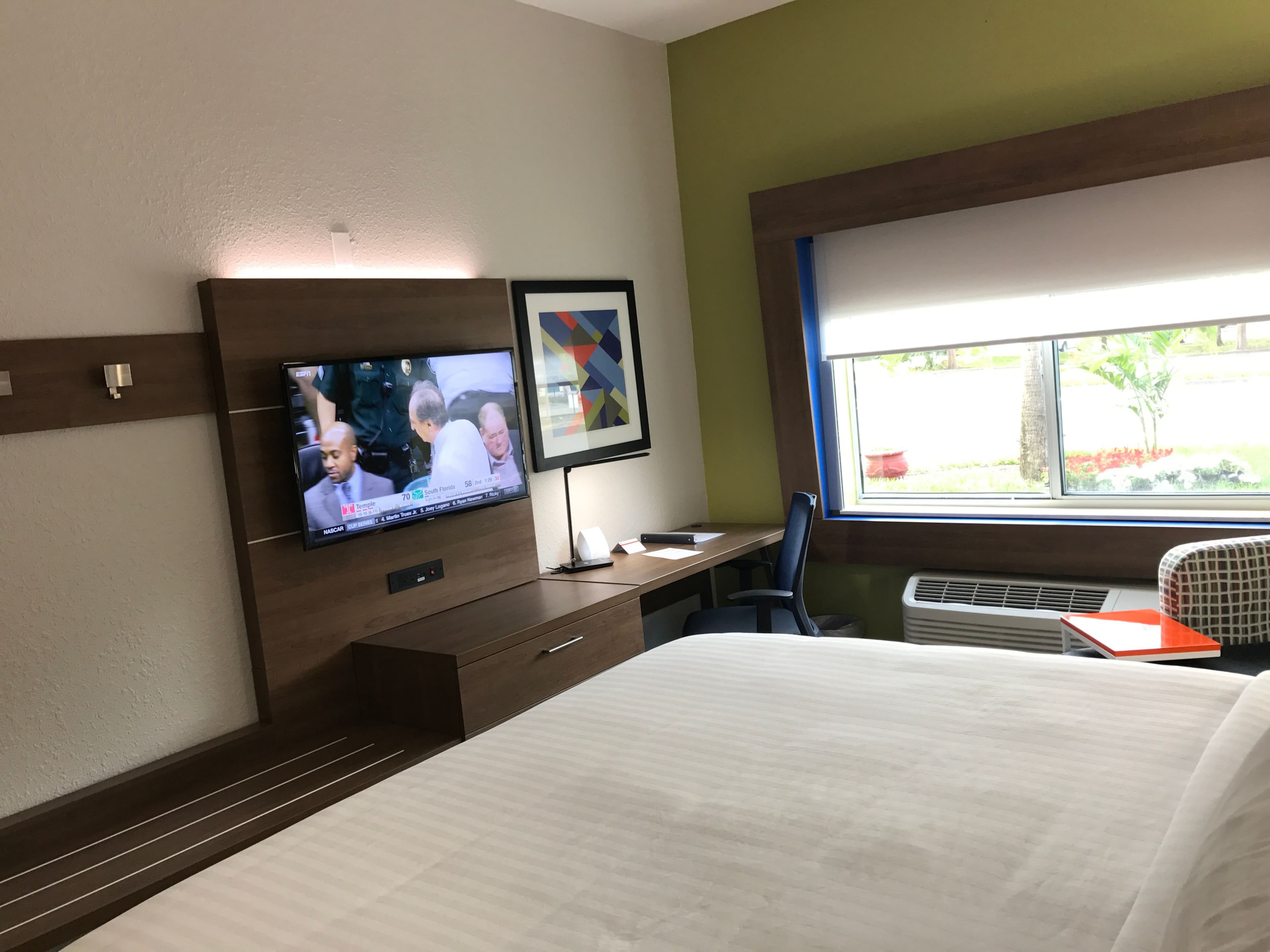 Holiday Inn Express Naples South - I-75 — 8