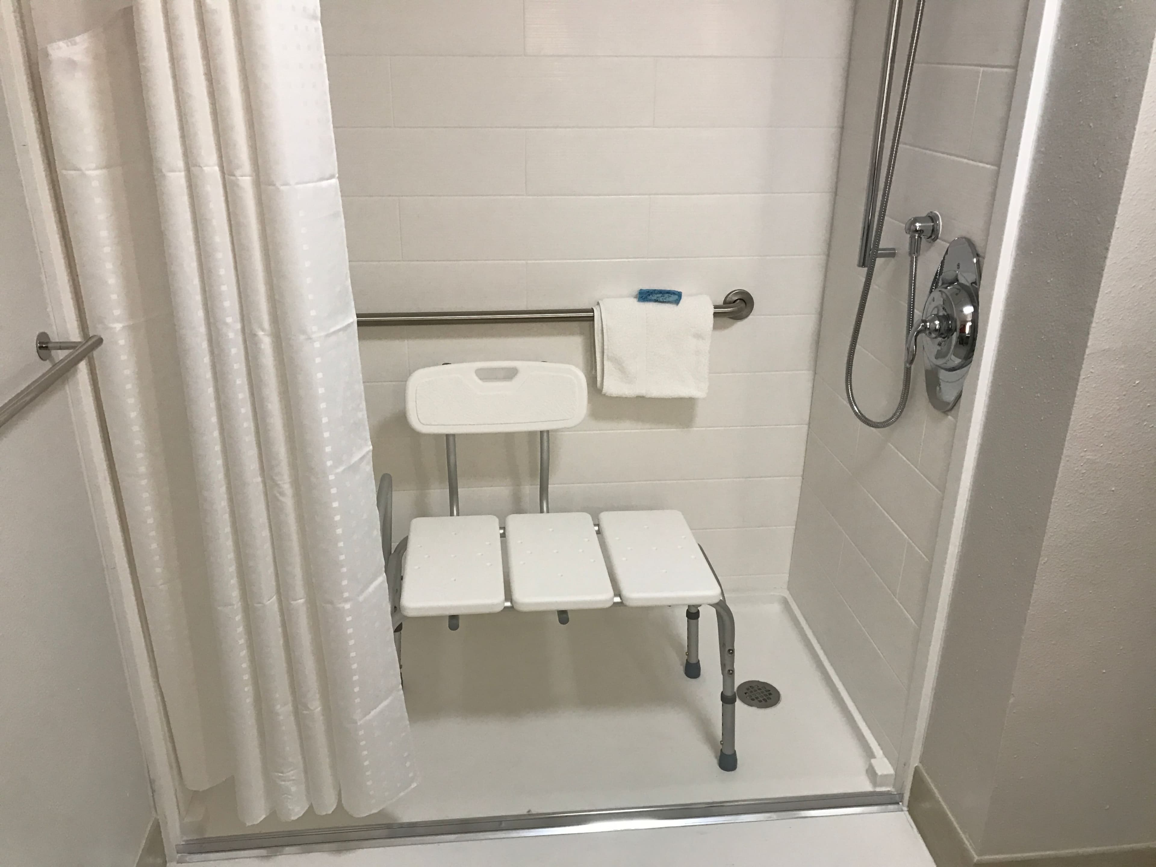 Holiday Inn Express Naples South - I-75 — 10