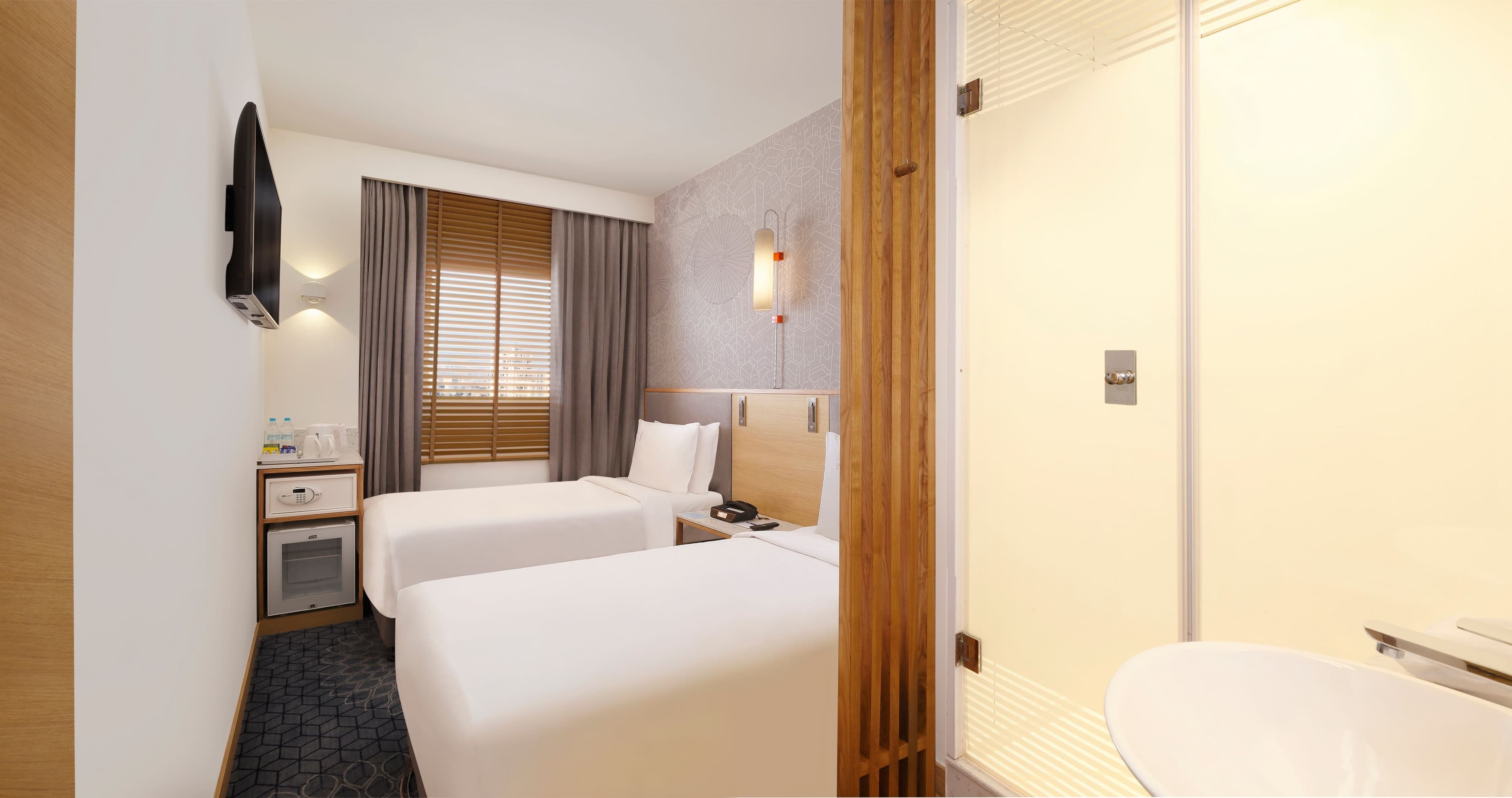 Holiday Inn Express Nashik Indira Nagar — 12
