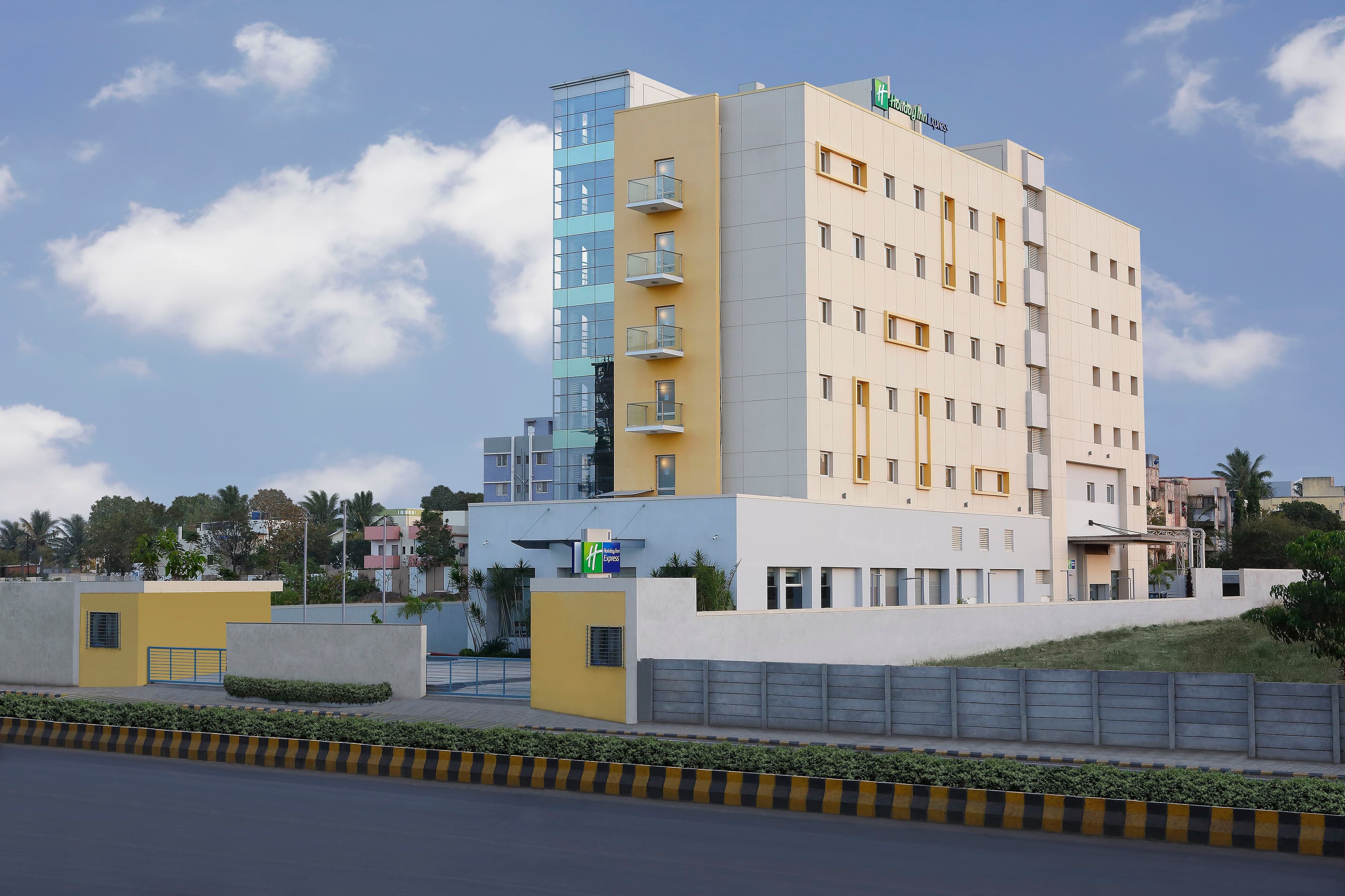 Holiday Inn Express Nashik Indira Nagar - Image 1