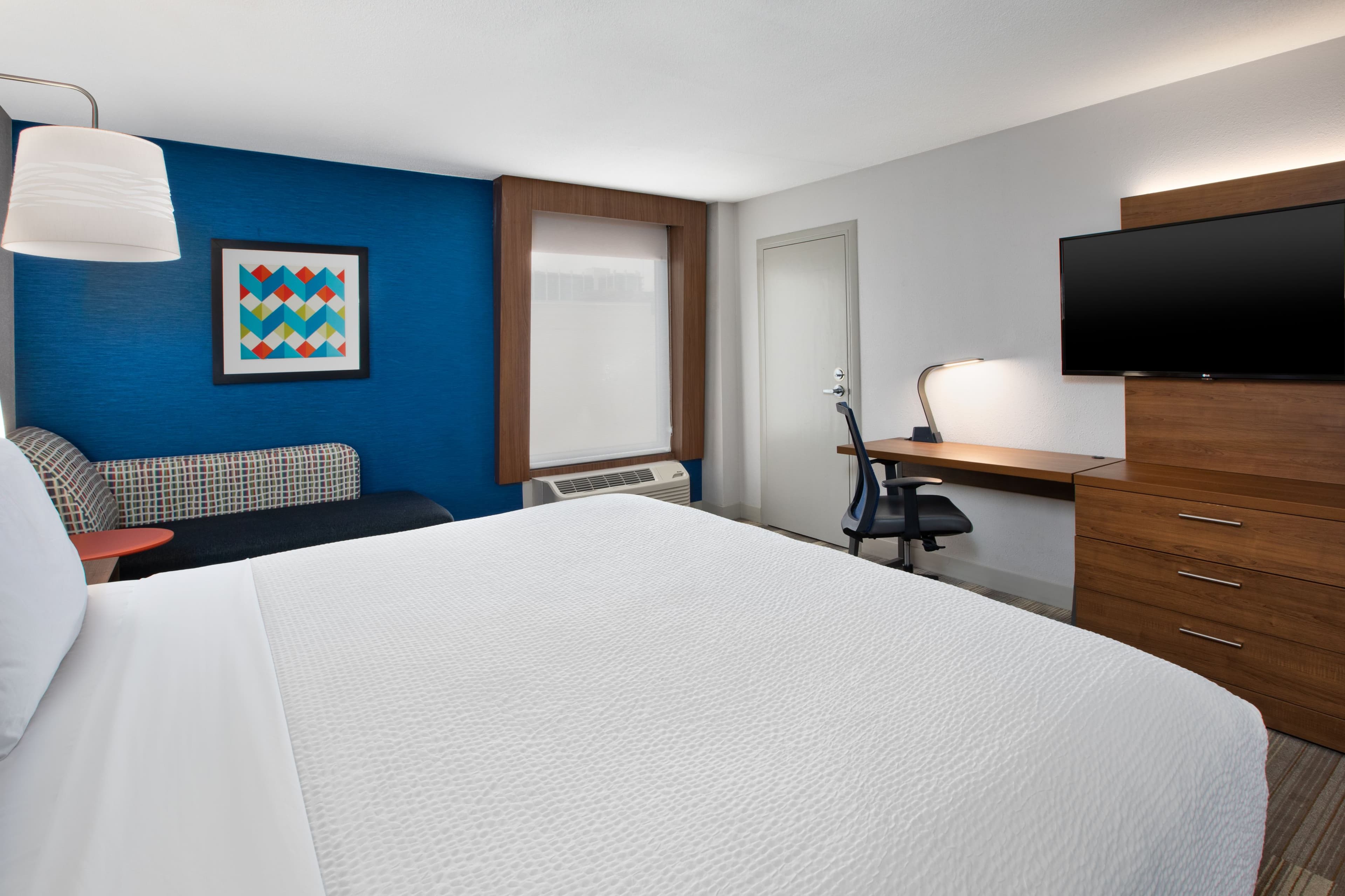 Holiday Inn Express Nashville Downtown - Broadway - Image 5
