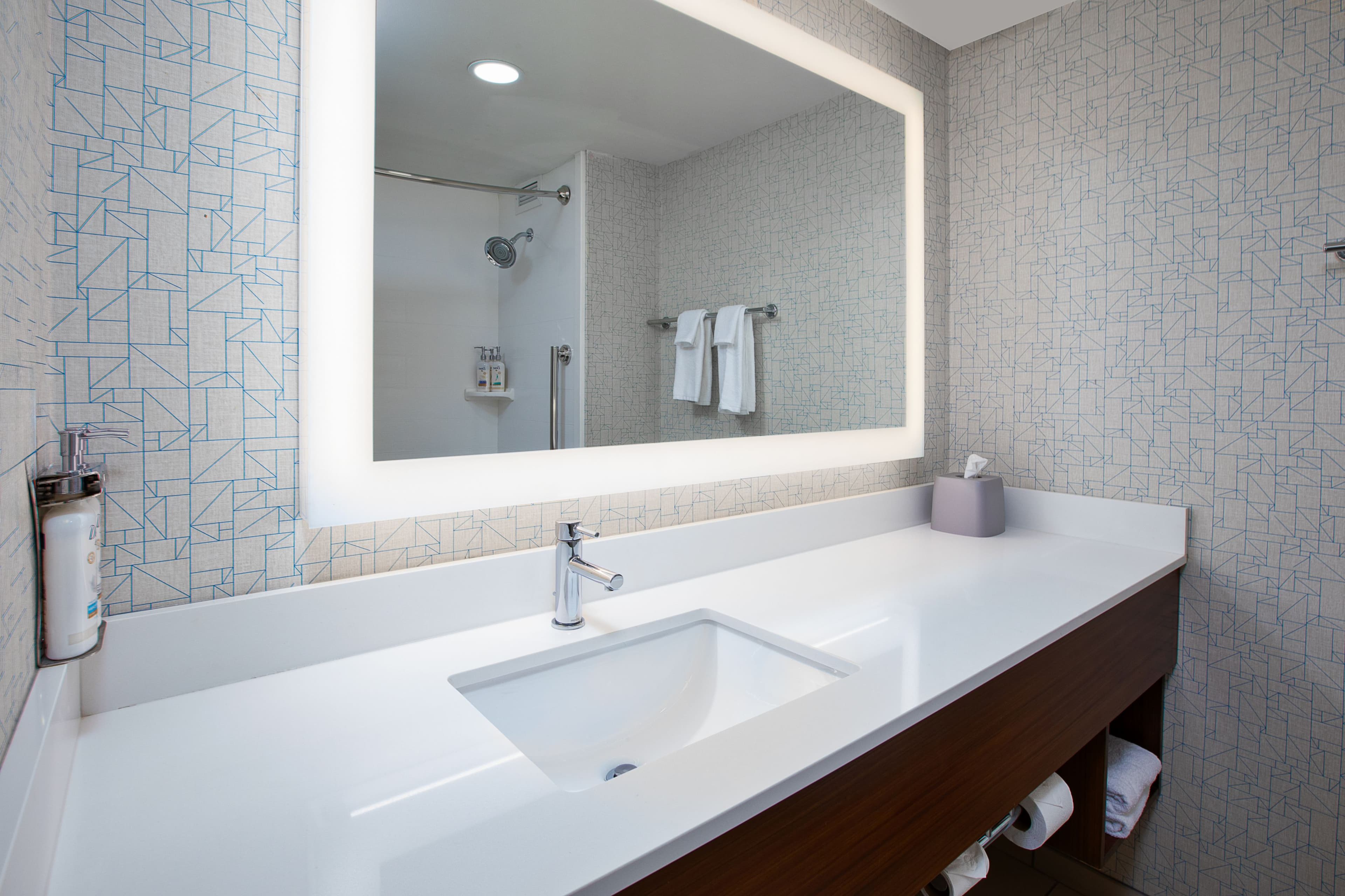 Standard Room - Image 8