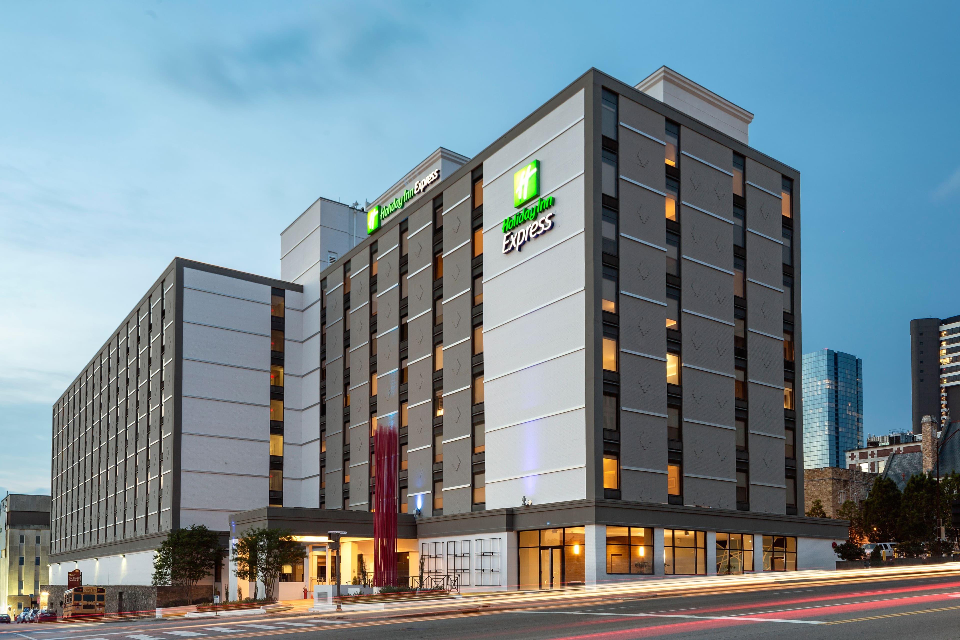 Holiday Inn Express Nashville Downtown - Broadway - Image 1
