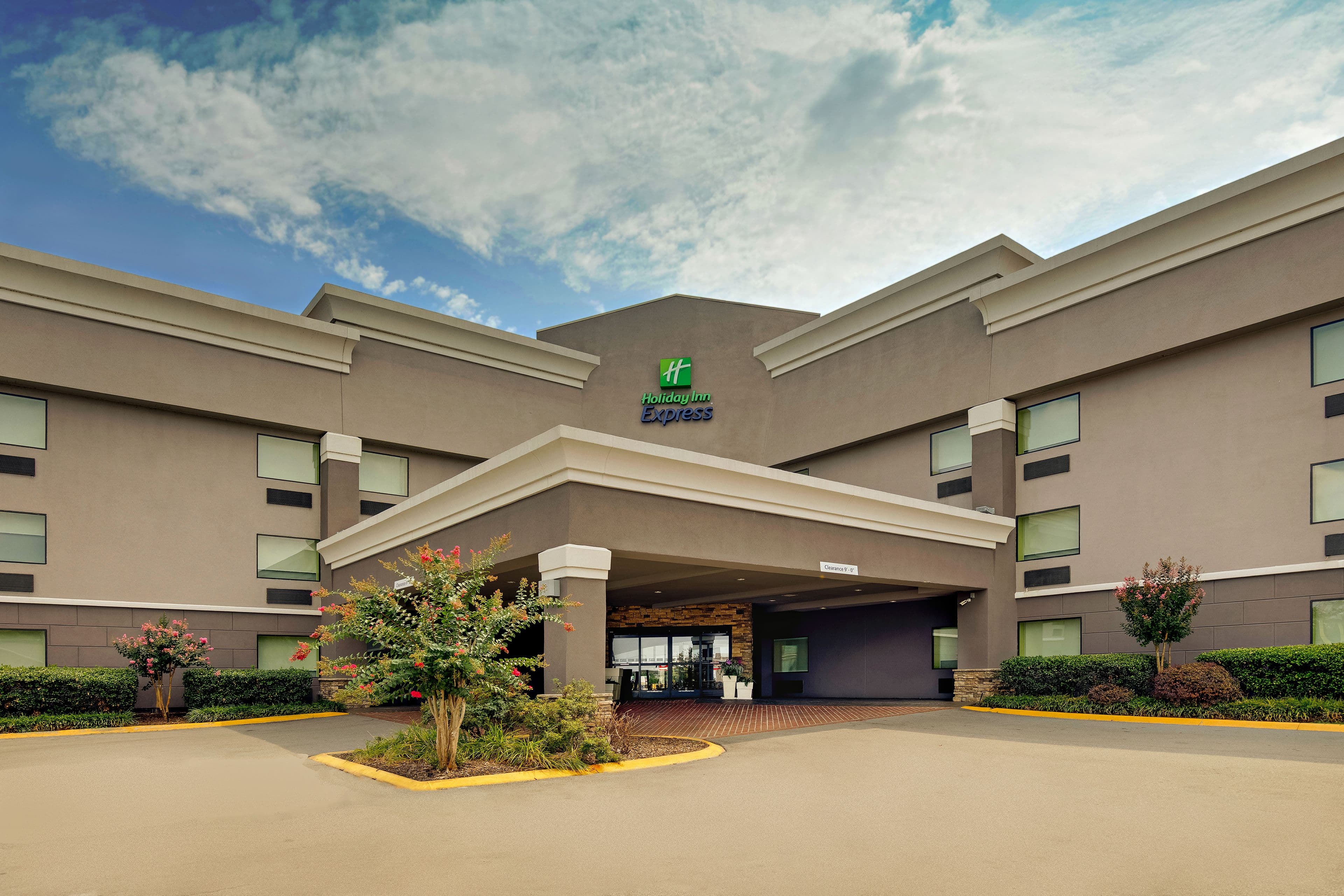 Holiday Inn Express Nashville W I40/Whitebridge Rd - Image 1