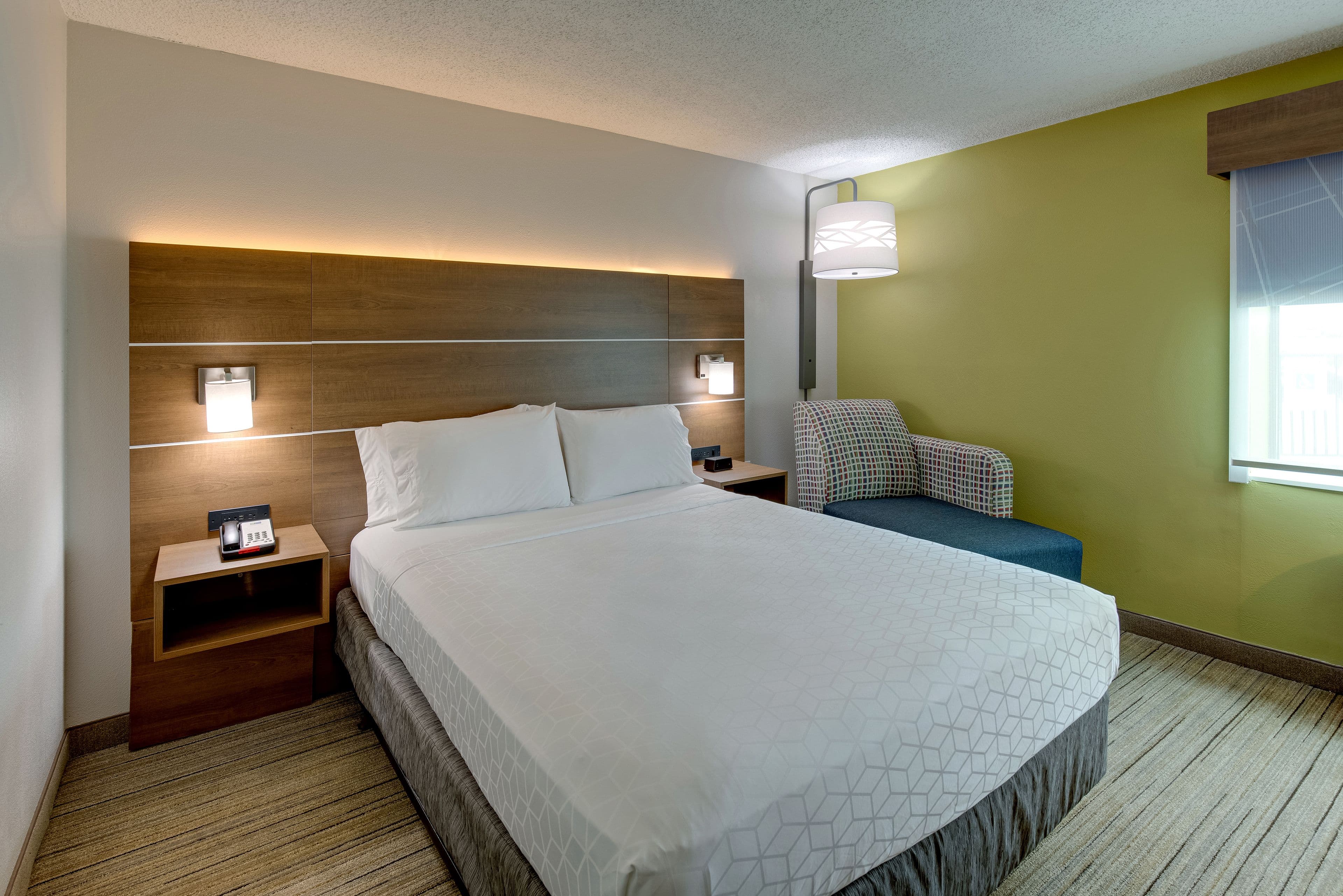 Holiday Inn Express Nashville W I40/Whitebridge Rd - Image 5