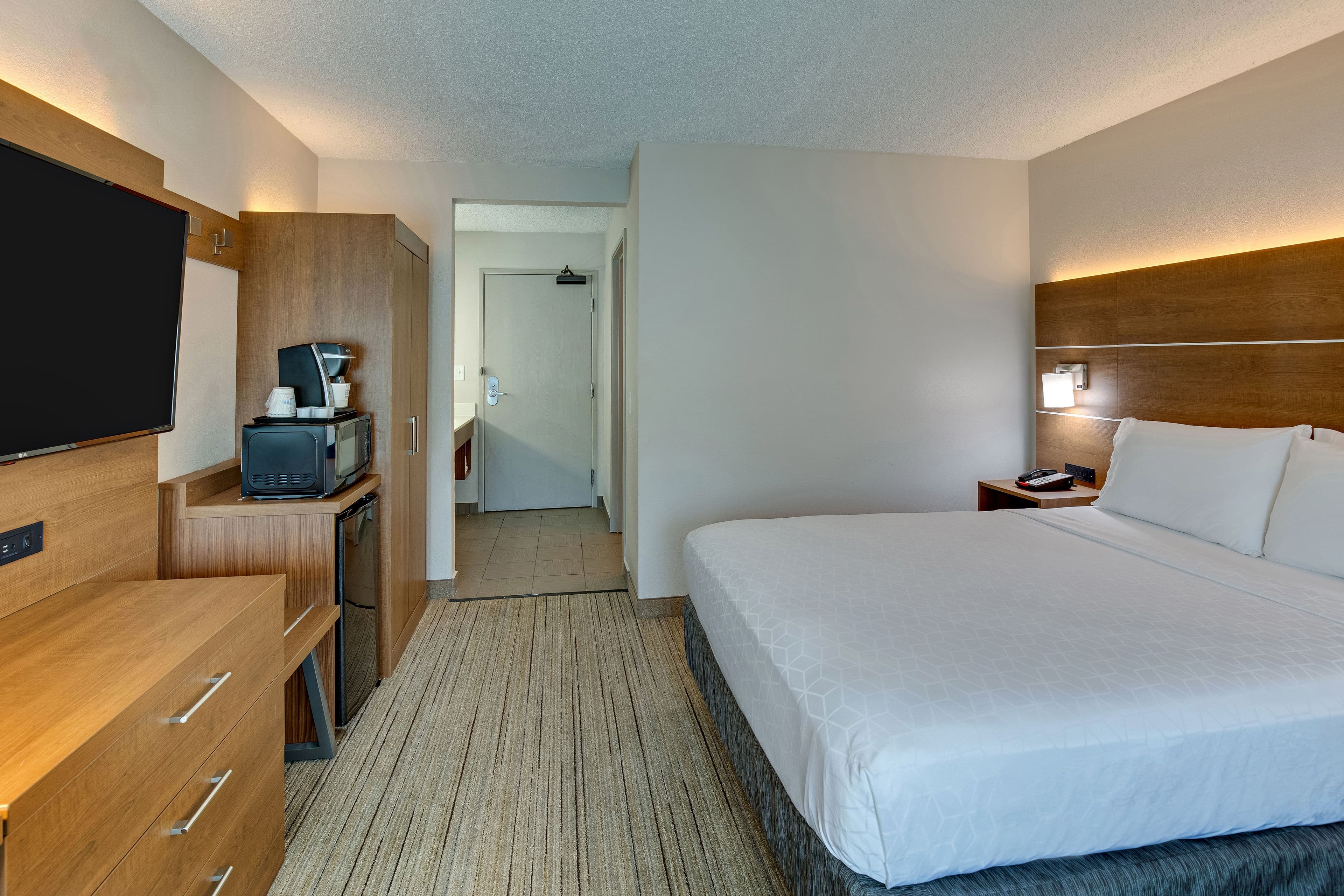 Holiday Inn Express Nashville W I40/Whitebridge Rd - Image 3