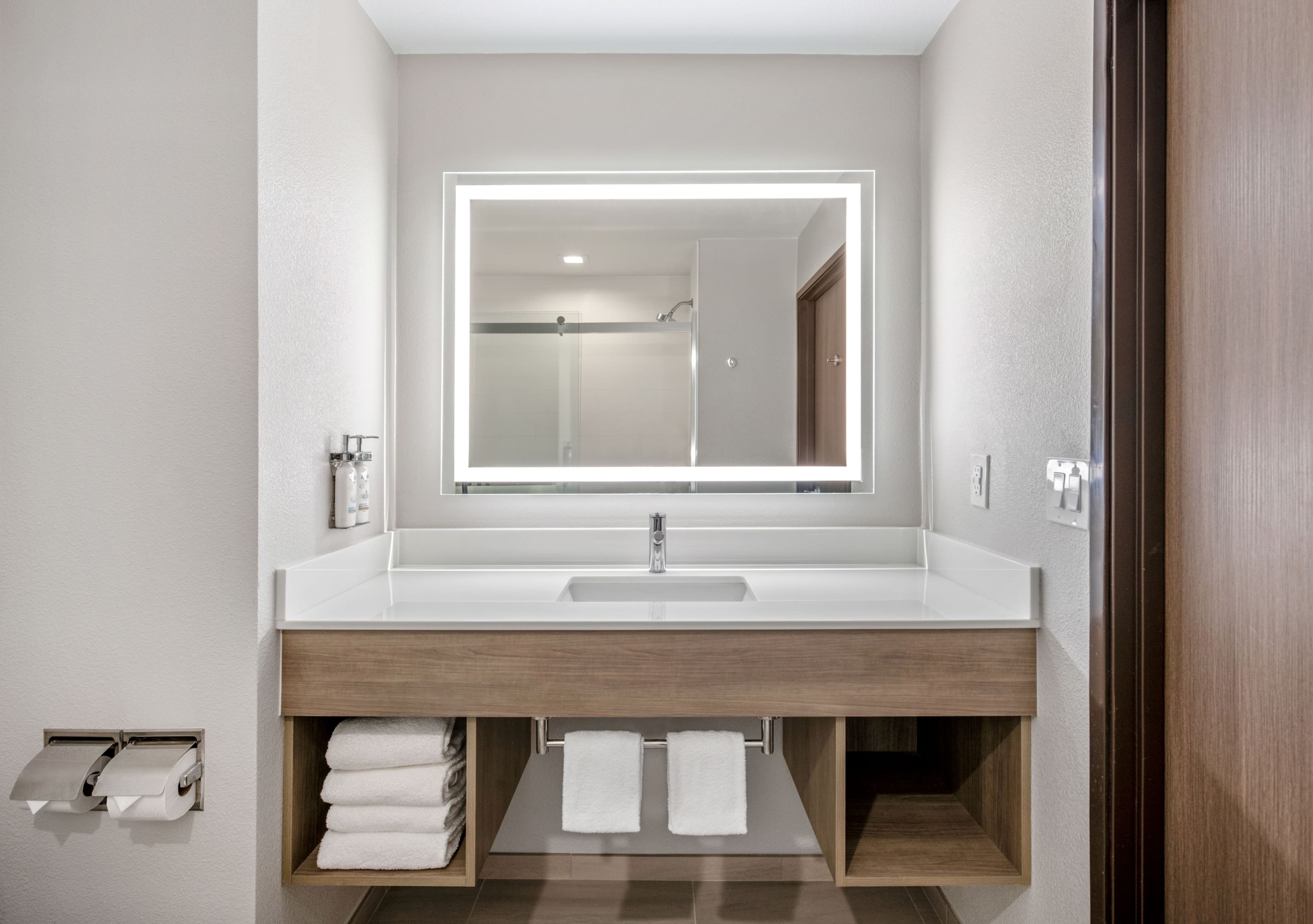 Holiday Inn Express San Diego South-National City — 9