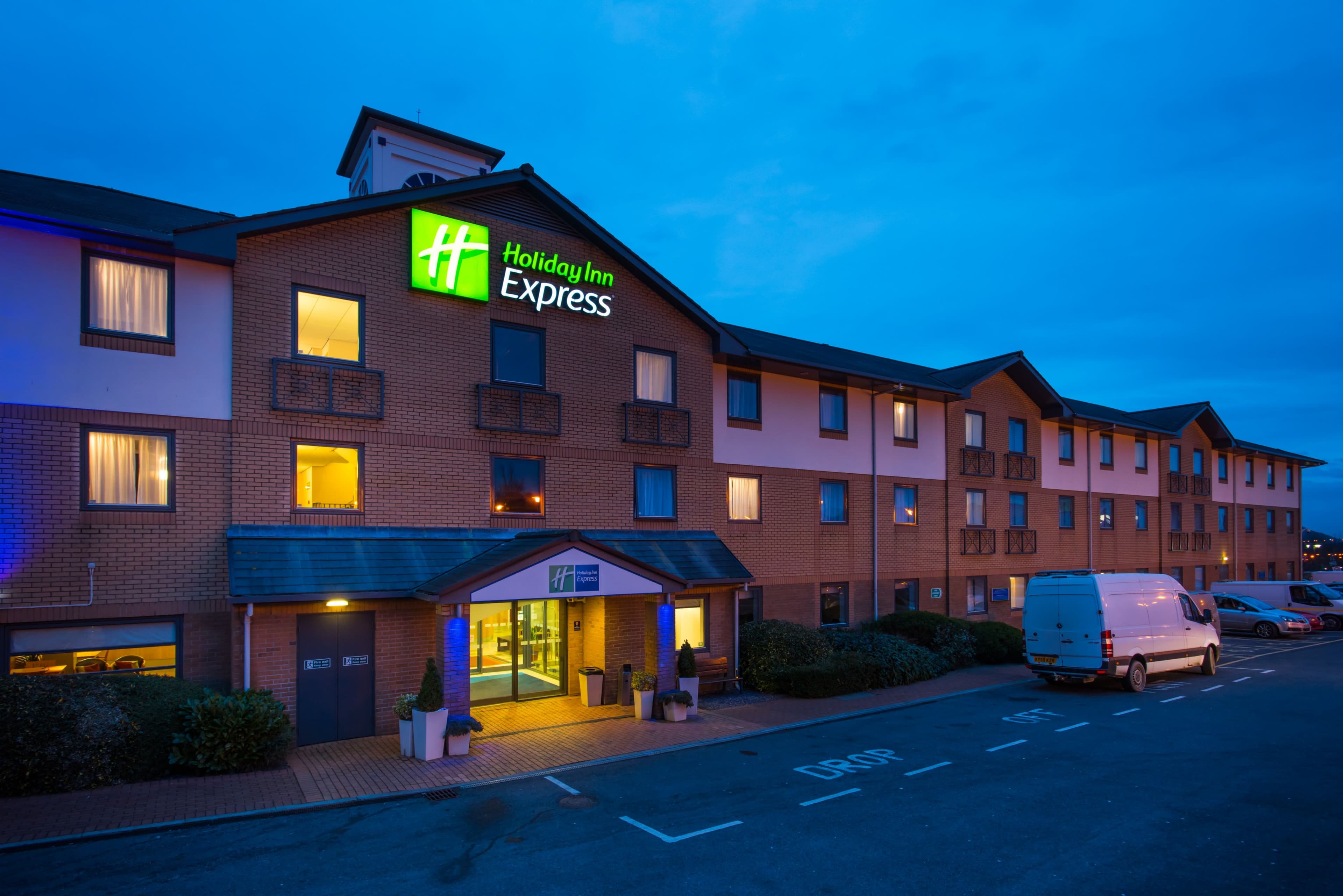 Holiday Inn Express Swansea - East - Image 1