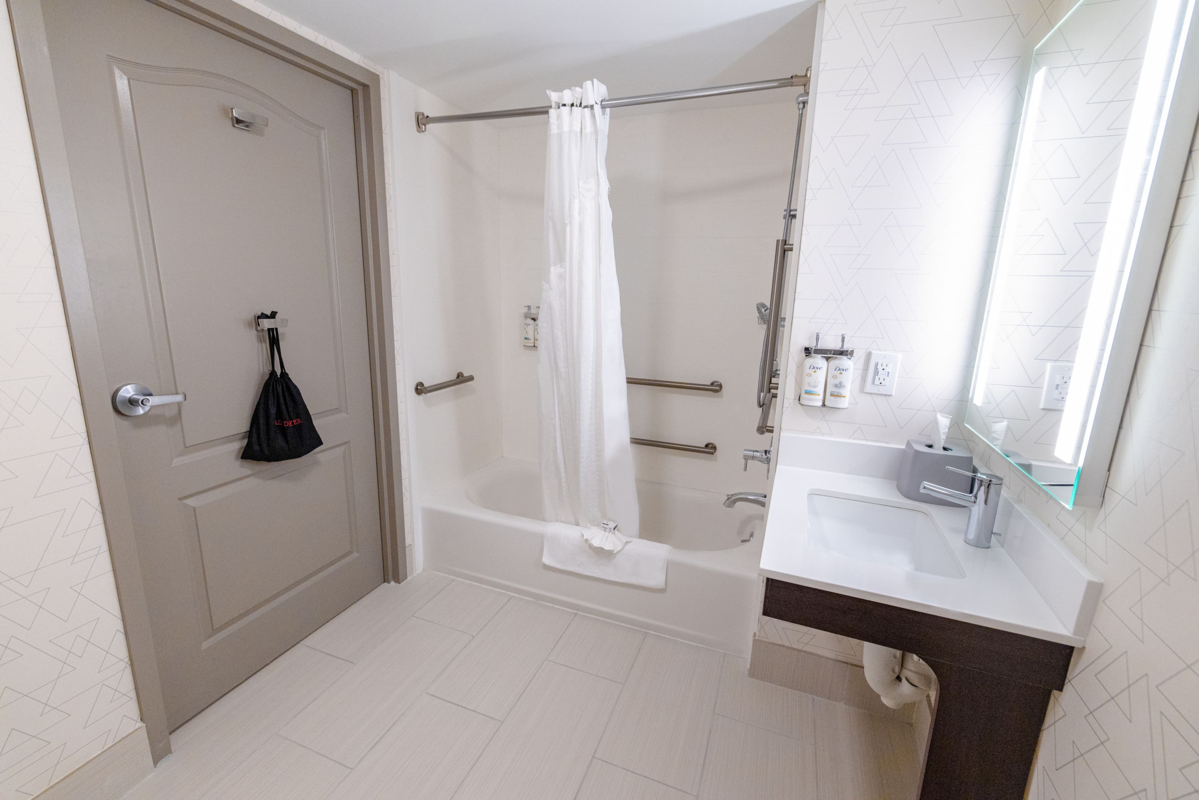 Holiday Inn Express Neptune — 33