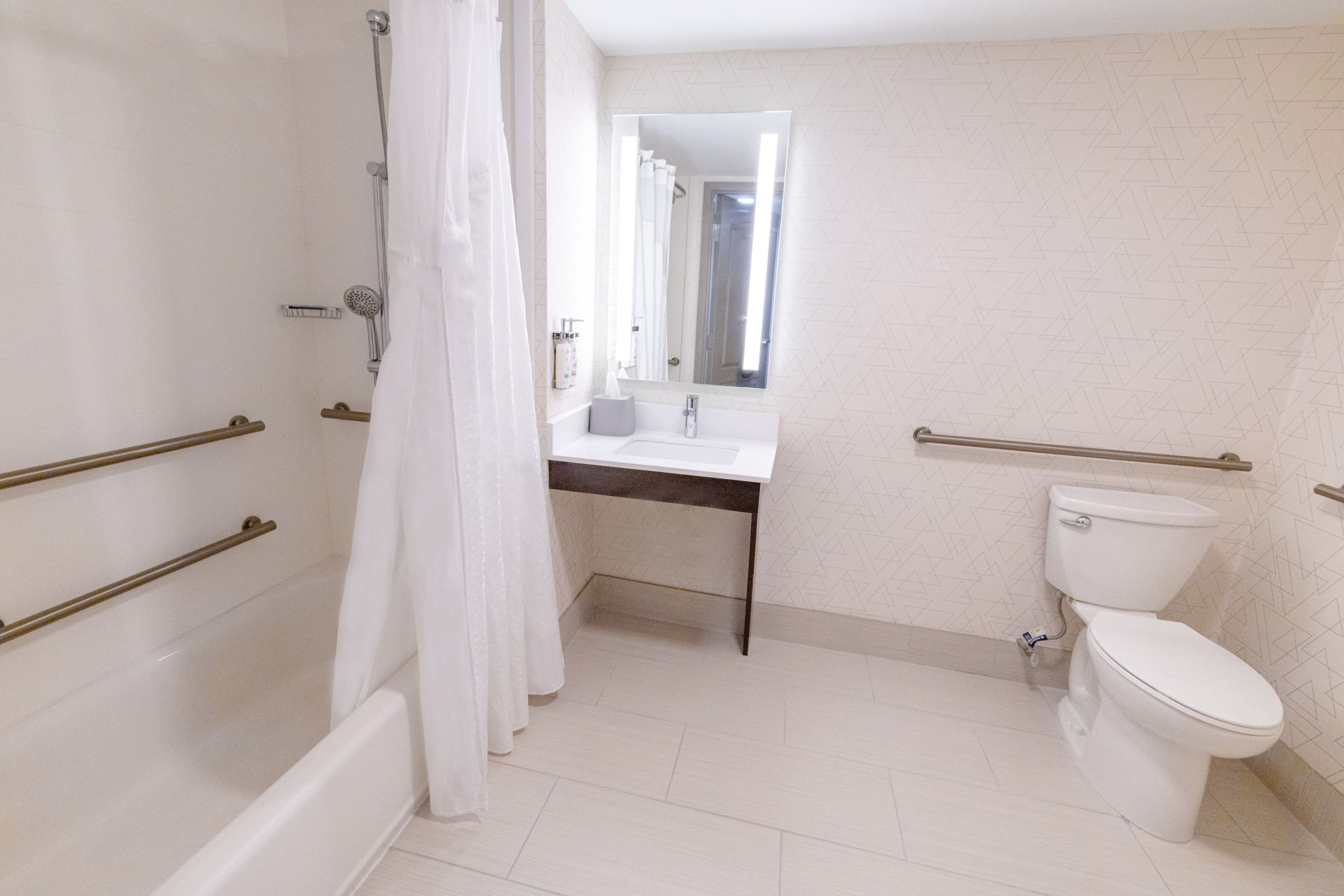 Holiday Inn Express Neptune — 31