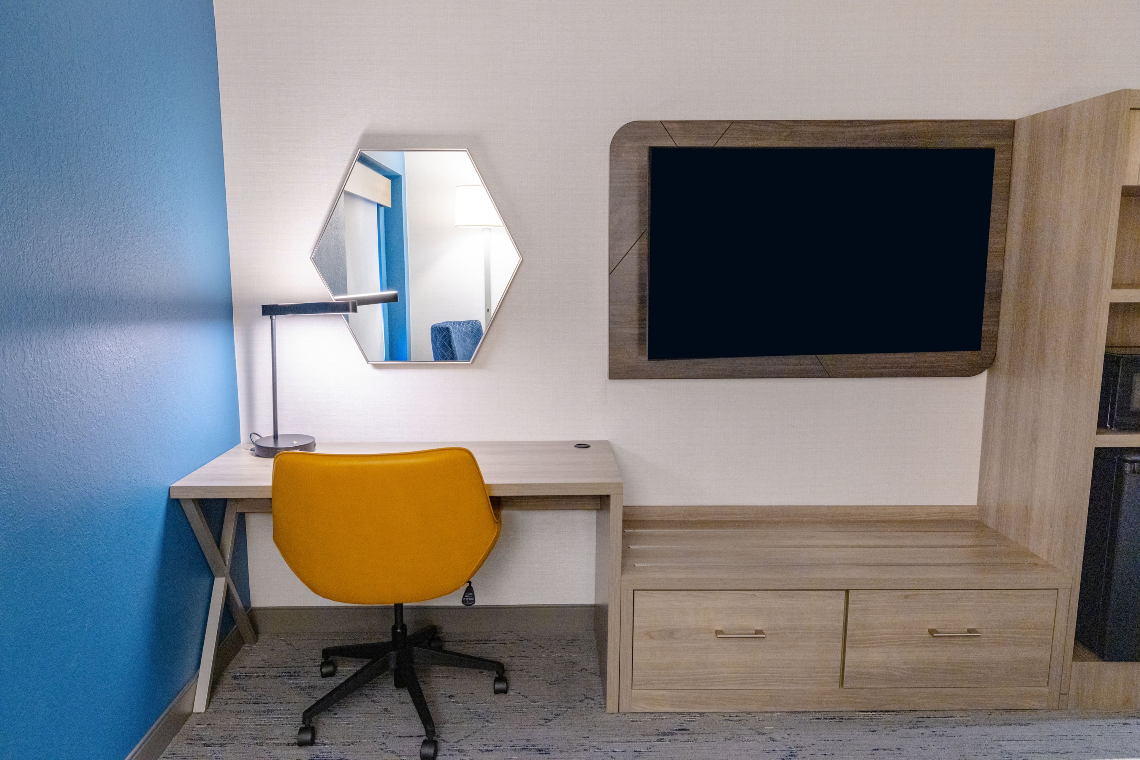 Holiday Inn Express Neptune — 25
