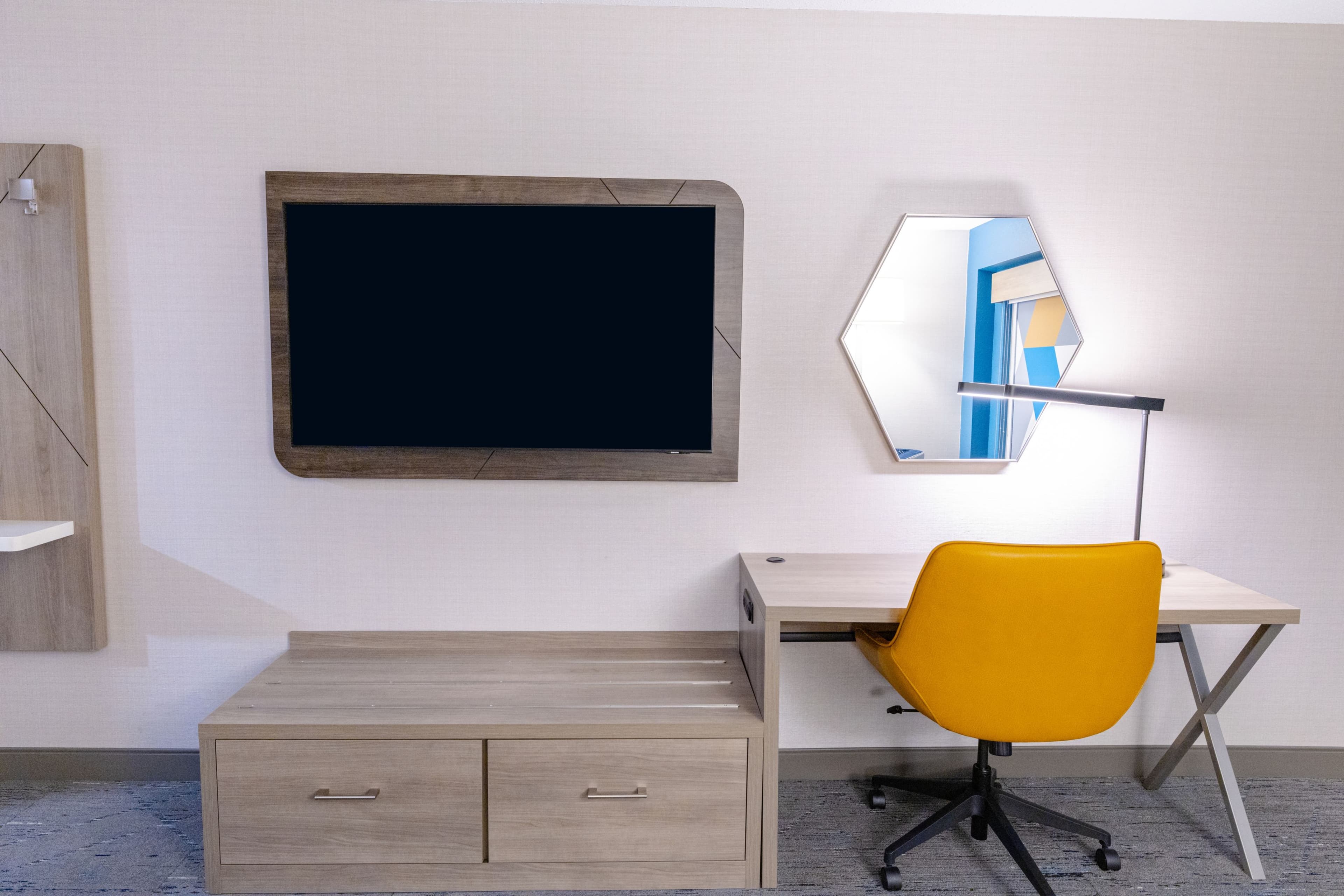 Holiday Inn Express Neptune - Image 4