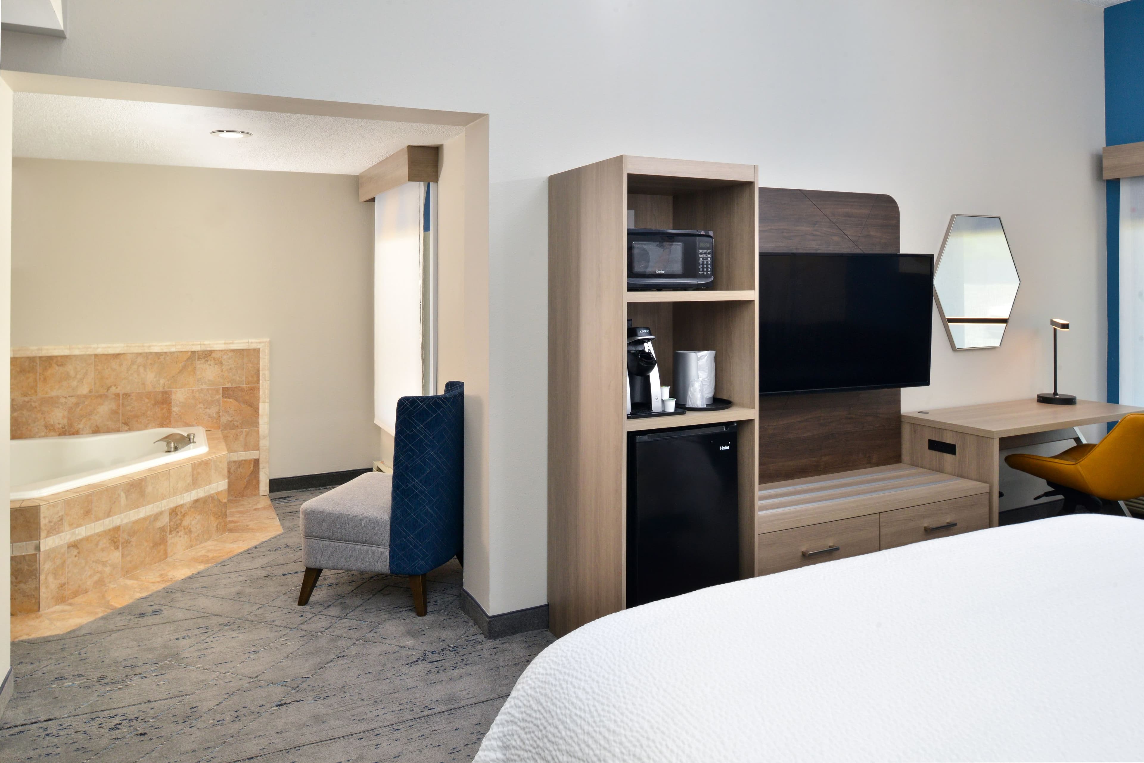 Holiday Inn Express Lewisburg/New Columbia — 6